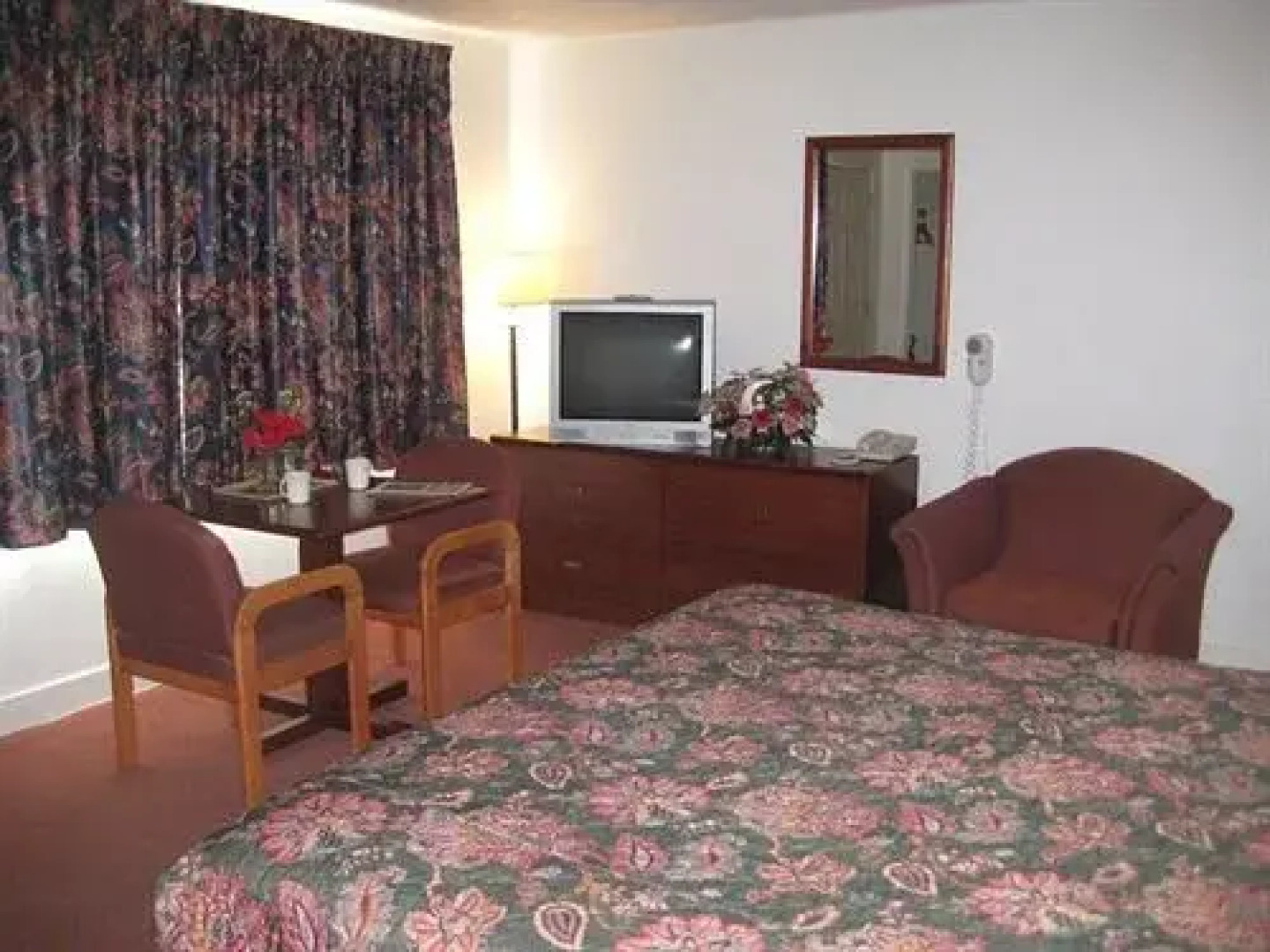 Shastas Best Choice Inn