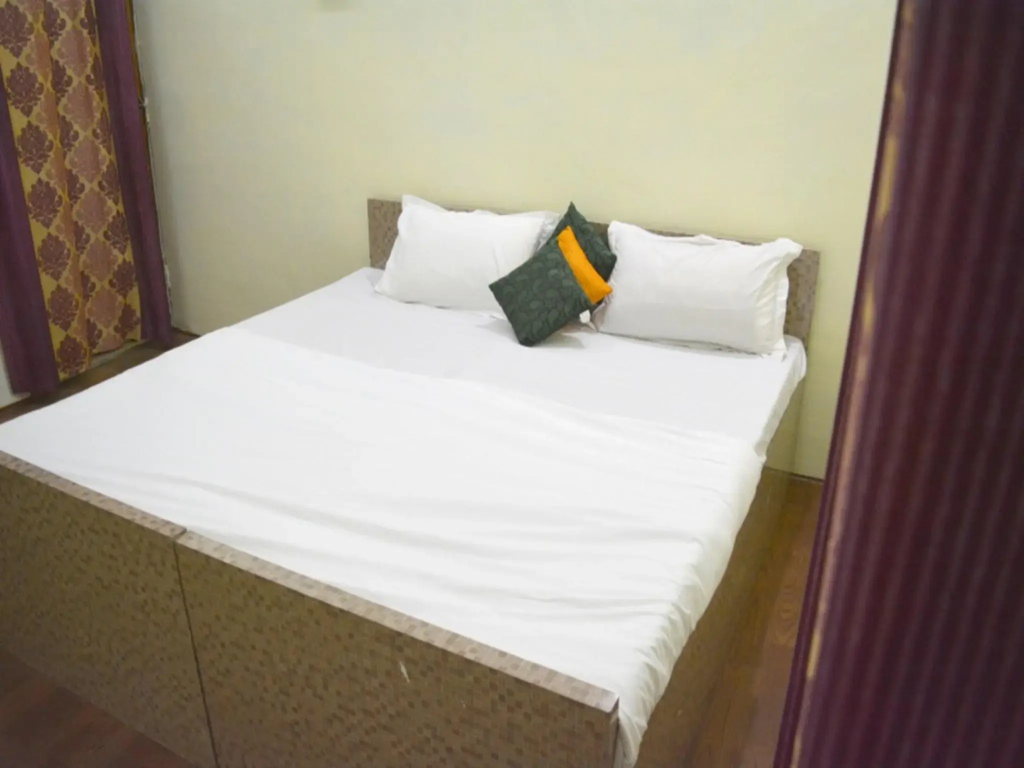 Hotel Dhingra Residency