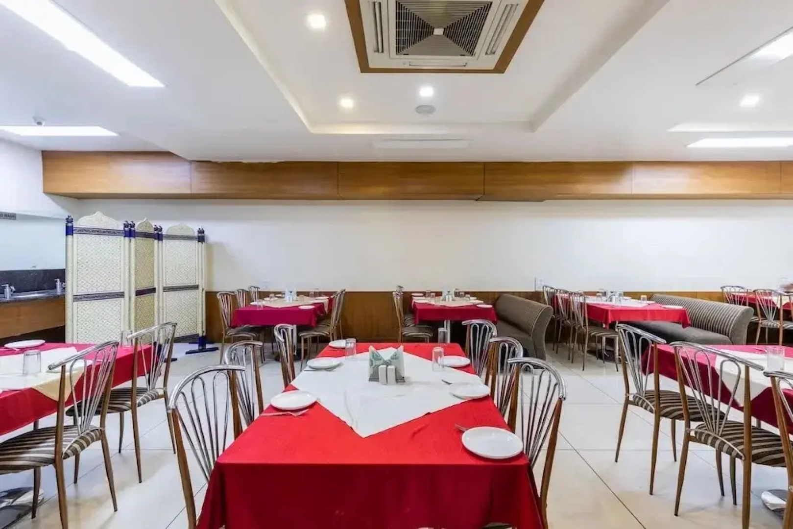 Hotel Rajendra Palace by OYO Rooms