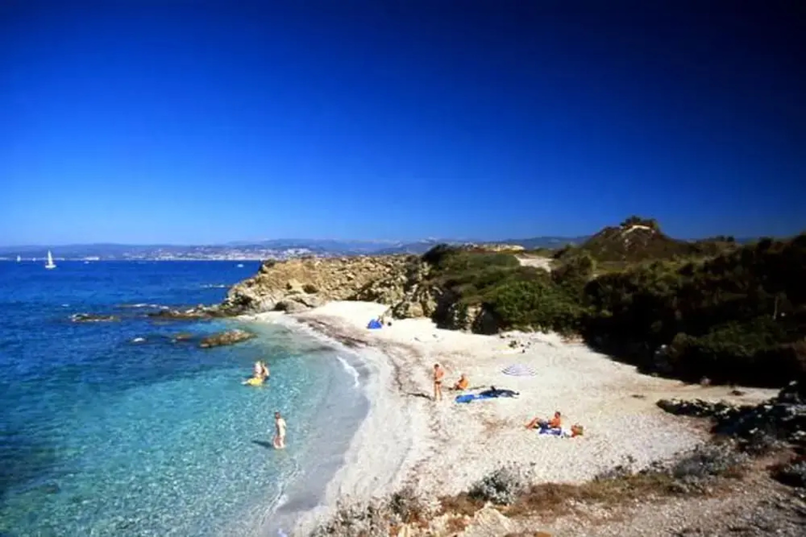 House With 3 Bedrooms in Six-fours-les-plages, With Enclosed Garden an