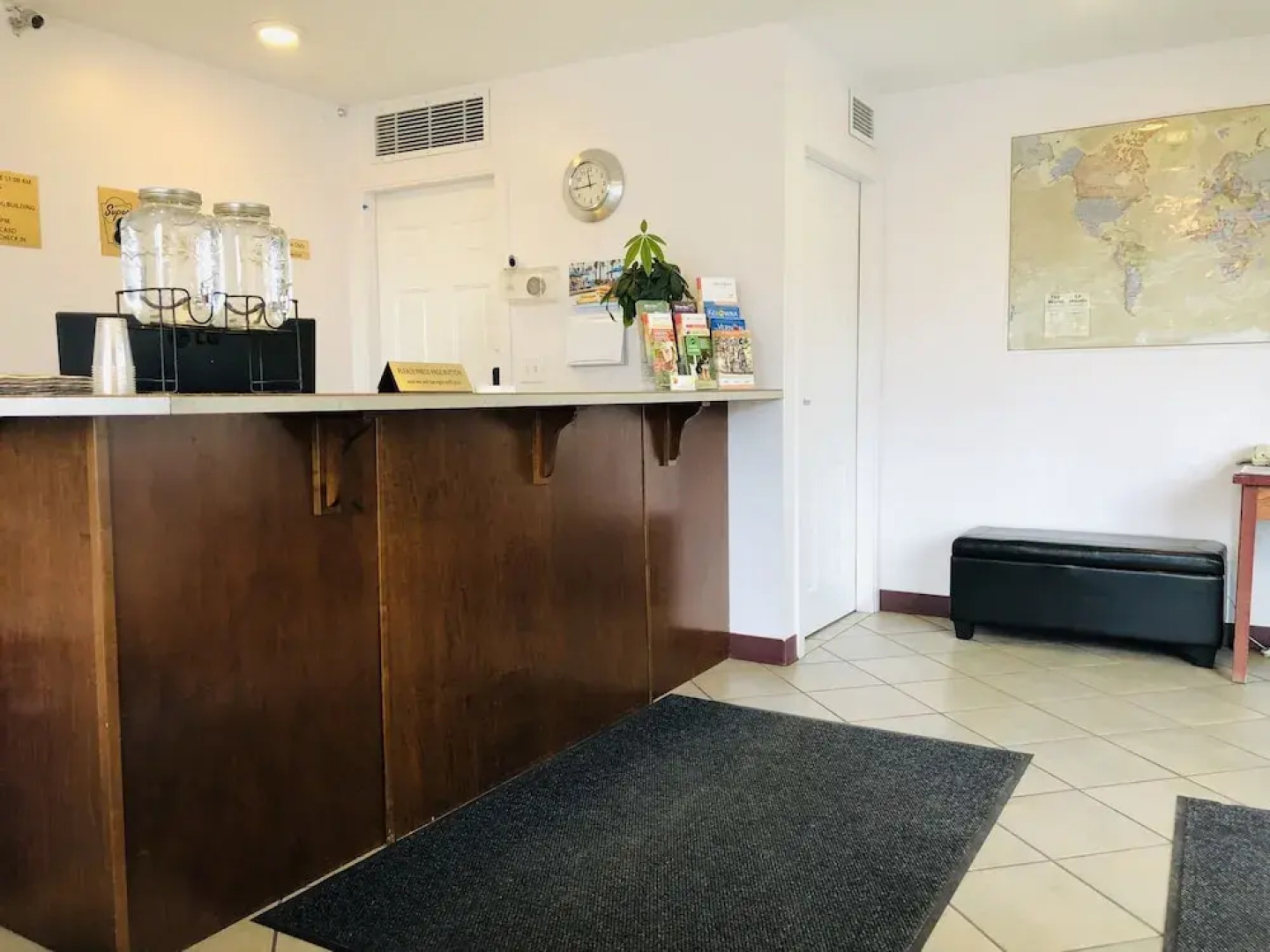 Super 8 Lake Country/Winfield Area