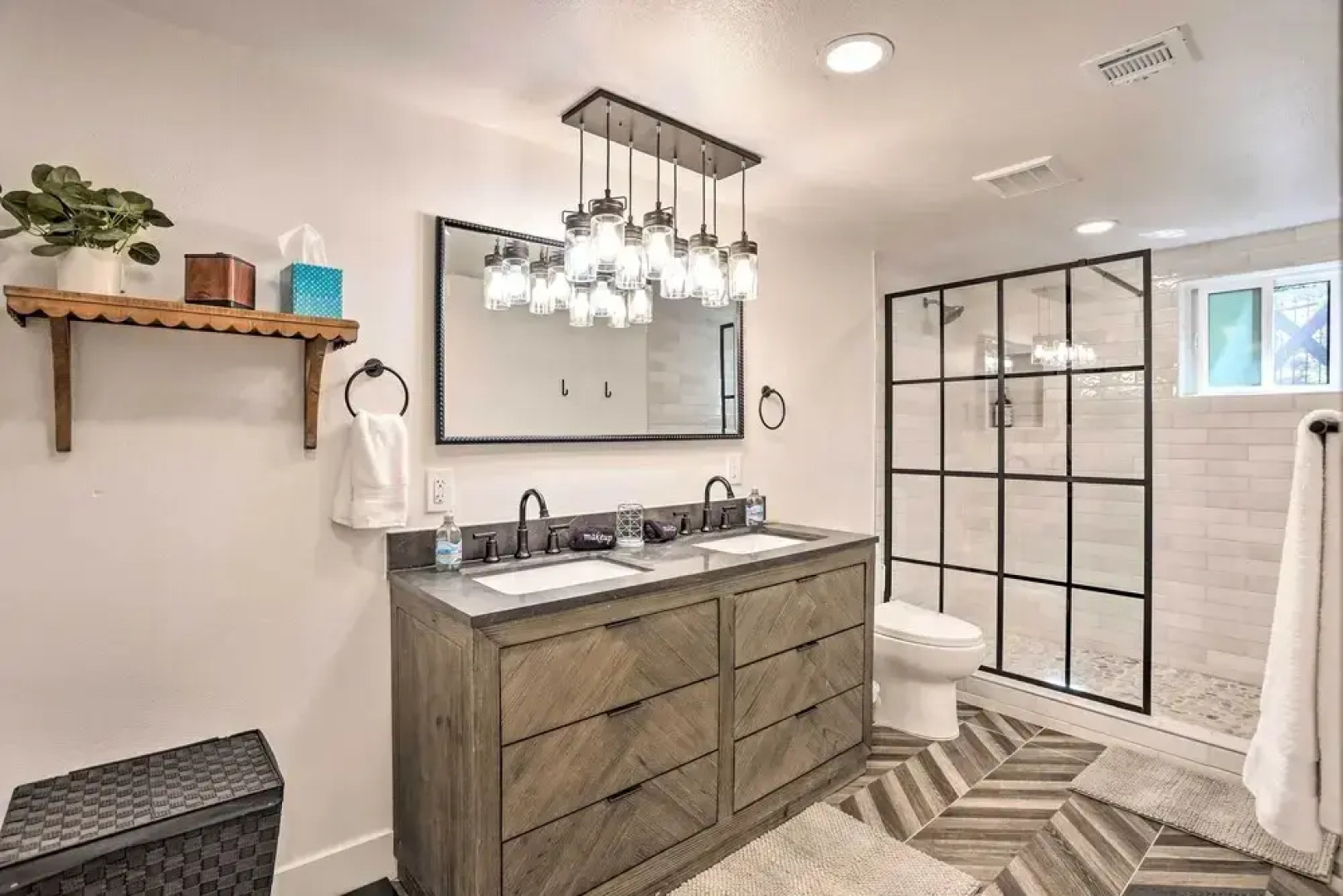 Luxe Timberland Villa w/ Lake Arrowhead Access!