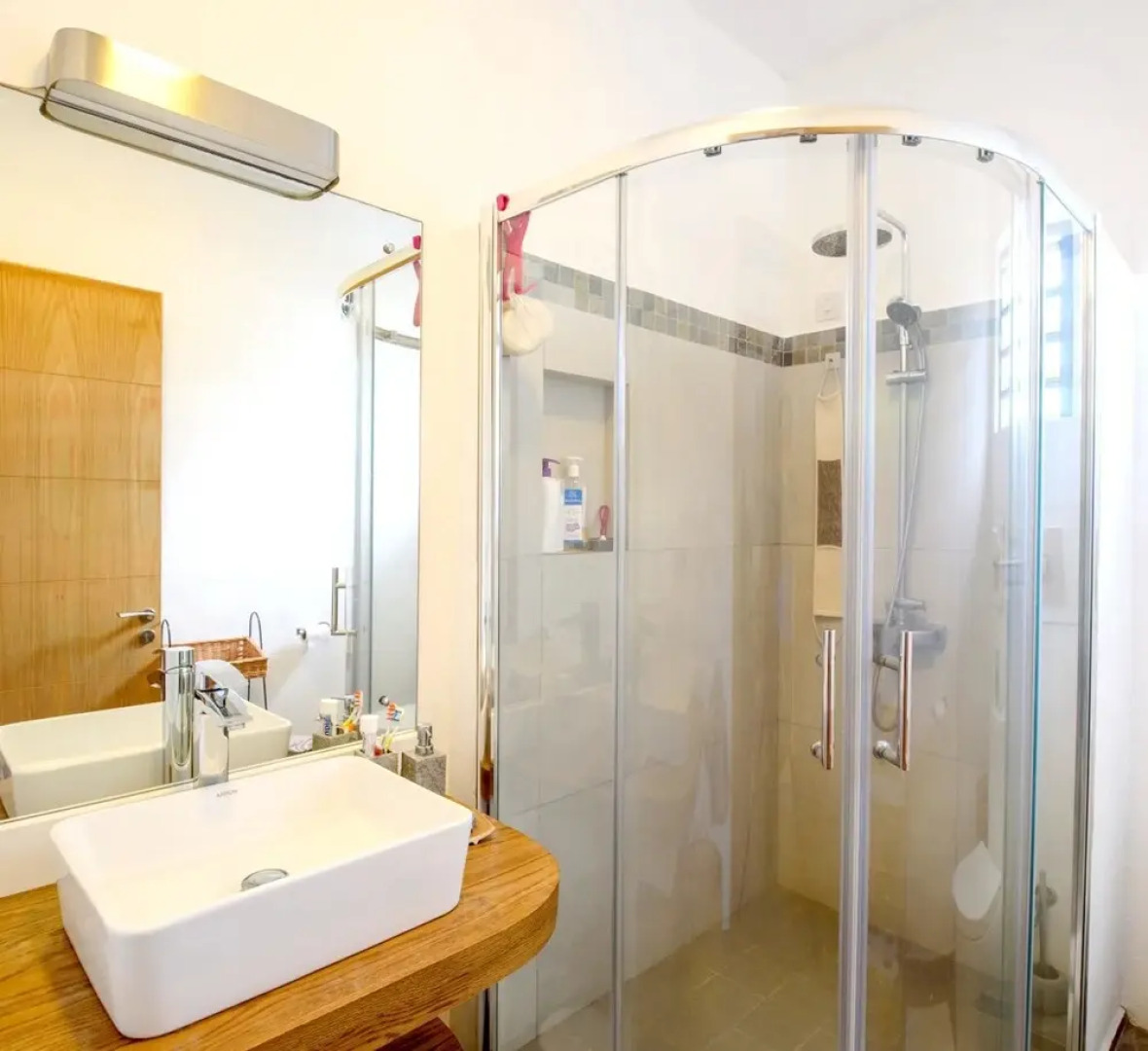 House With 3 Bedrooms in Roches Noires, With Wonderful sea View, Furni