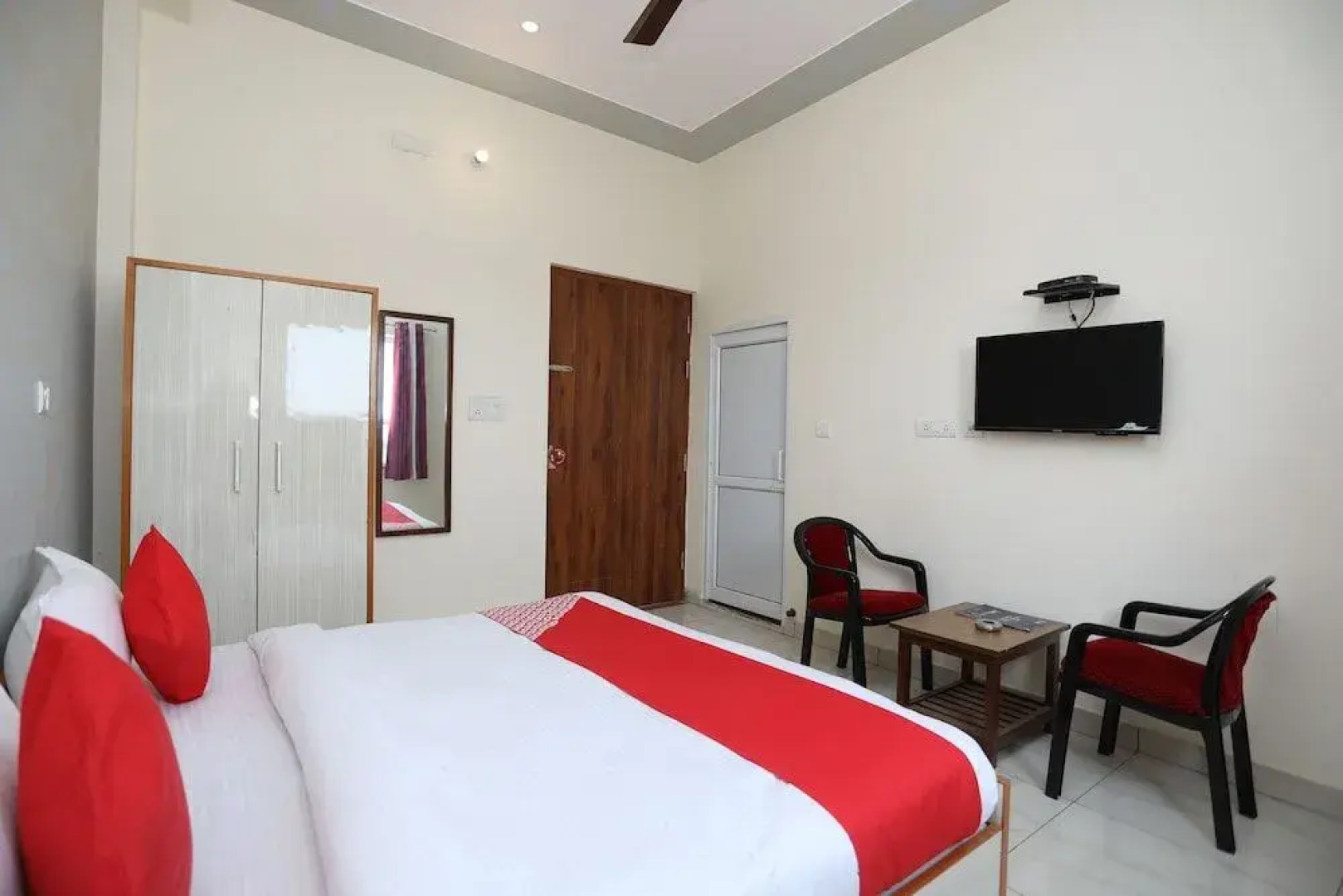 Oyo 17291 Shree Ram Palace