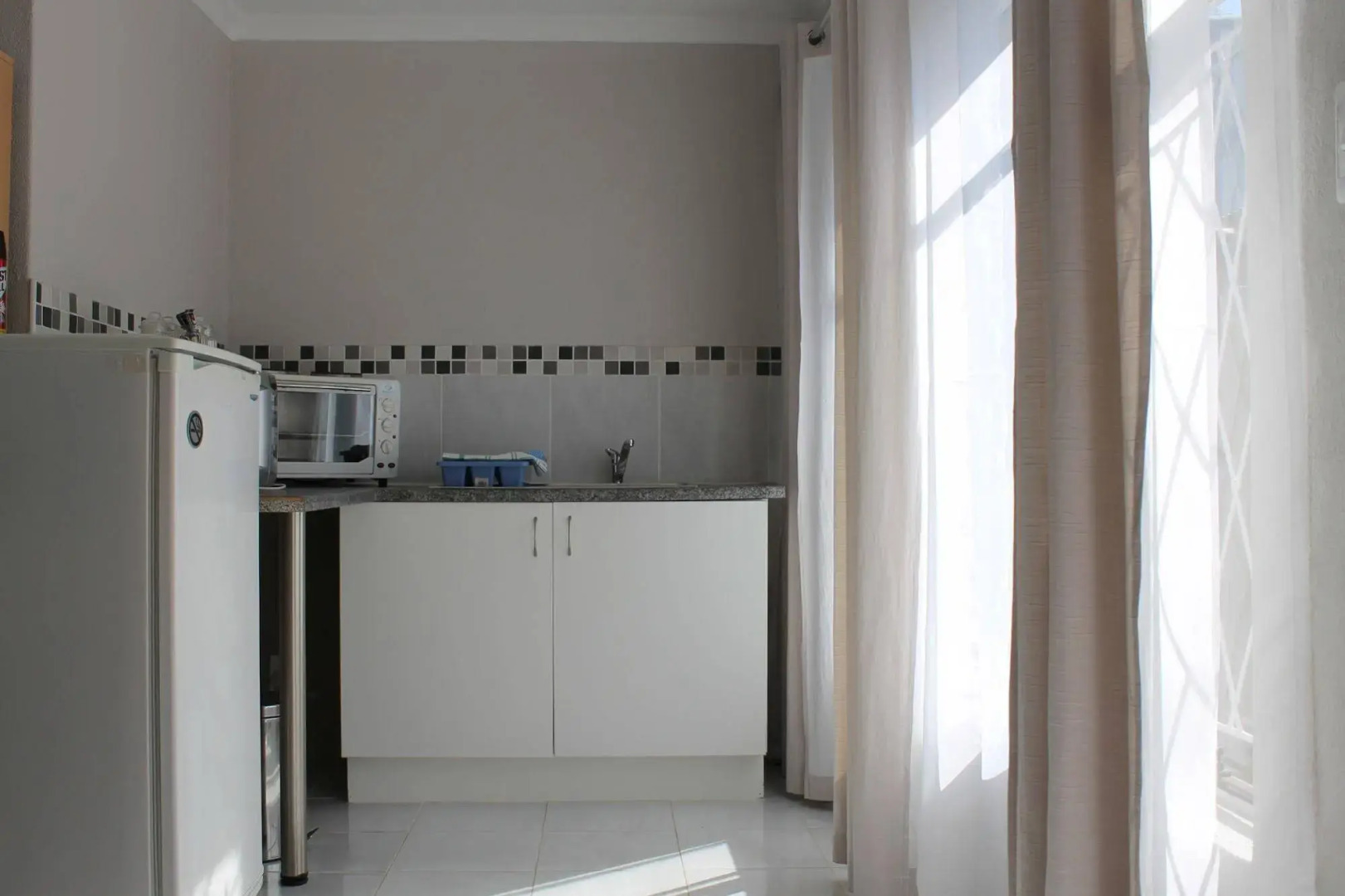 Fin and Feather Guesthouse