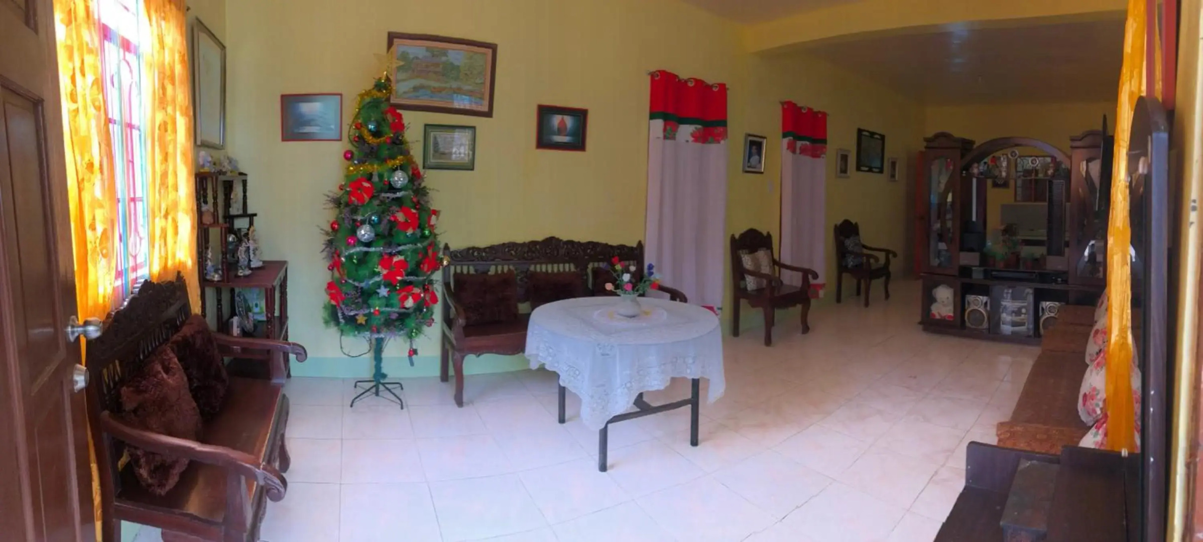 15pax-2minutes to Vigan-Rose and Fer Transient-2 Bedroom House