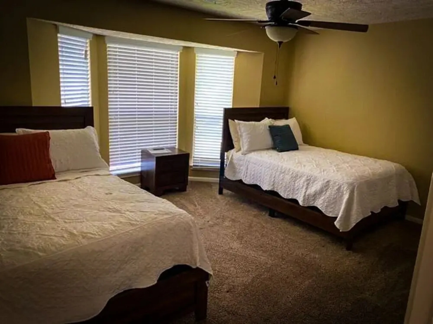 4Bdrm 3.5Bath 8Beds - Pool House