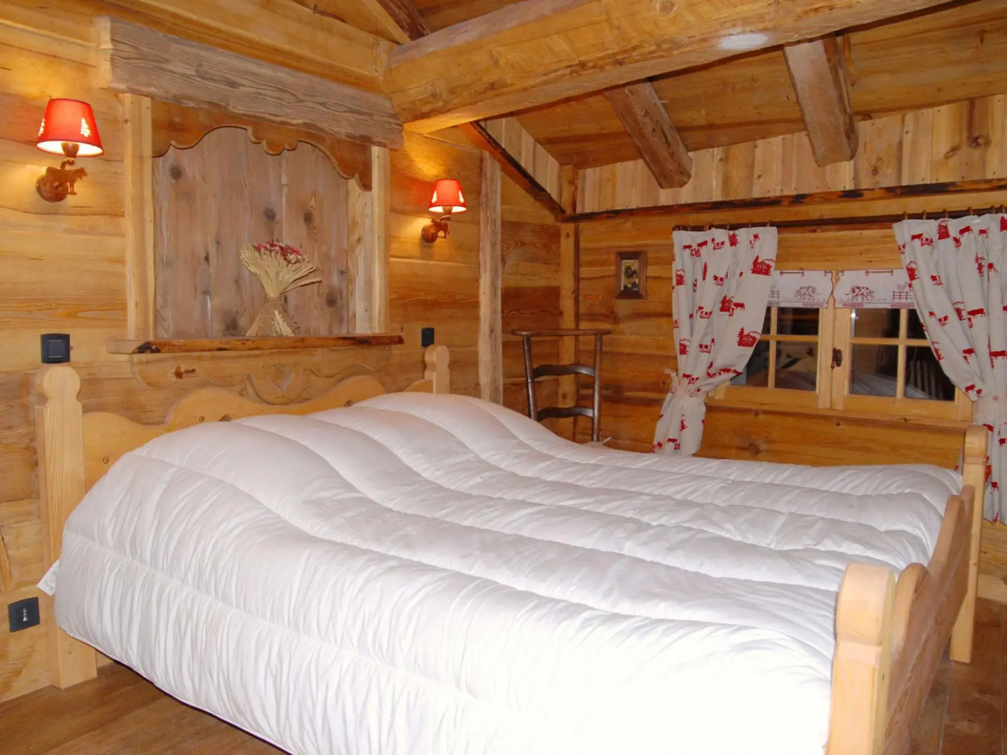 Cosy Chalet in Champagny-en-vanoise Near Ski Area