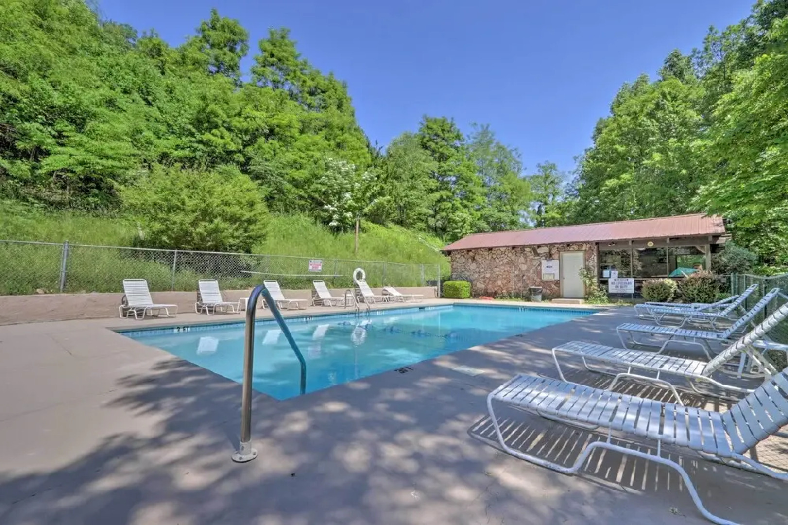 Cozy Sevierville Condo: Balcony, Pool Access
