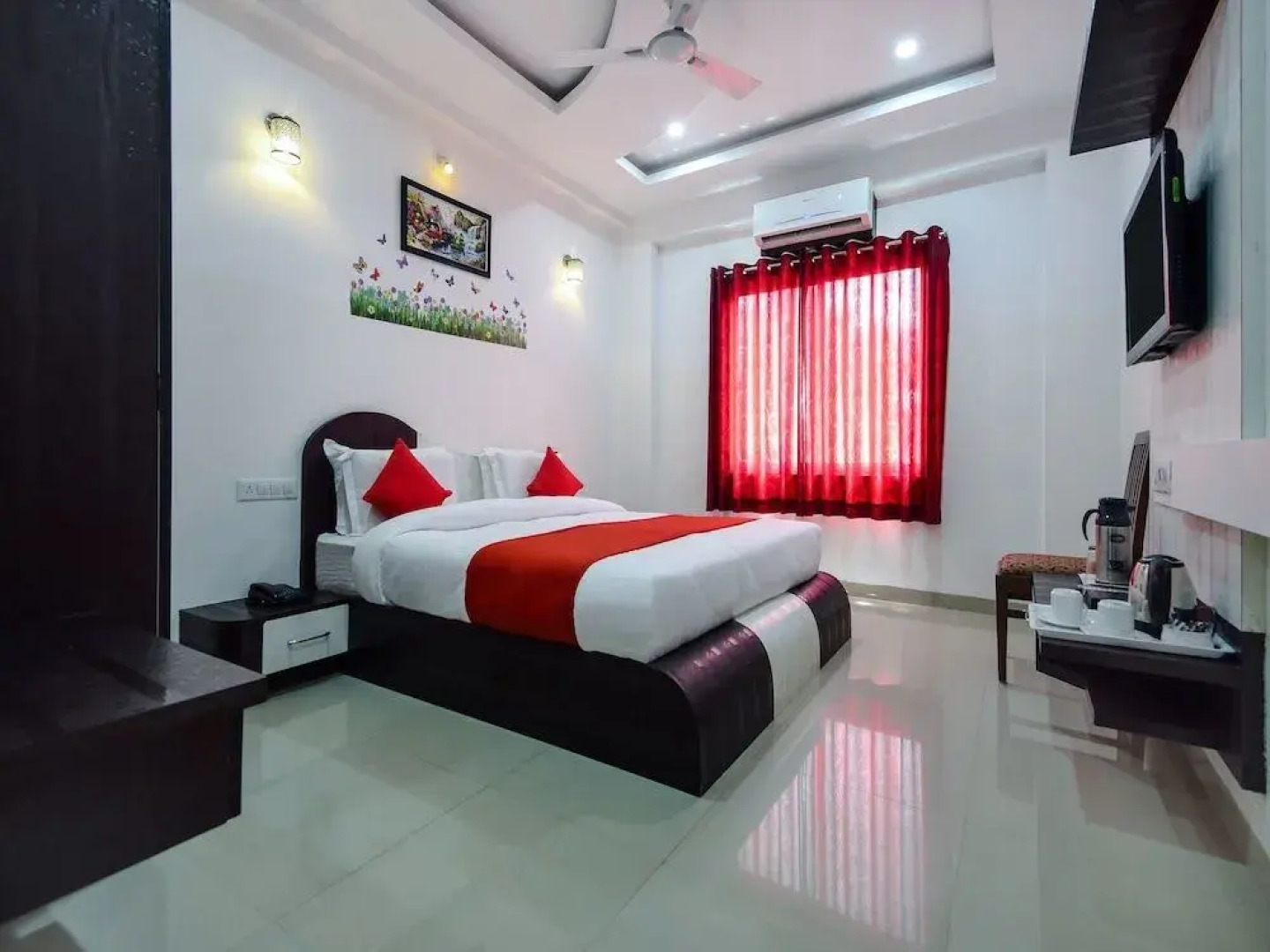 OYO 18262 Hotel White Tulip