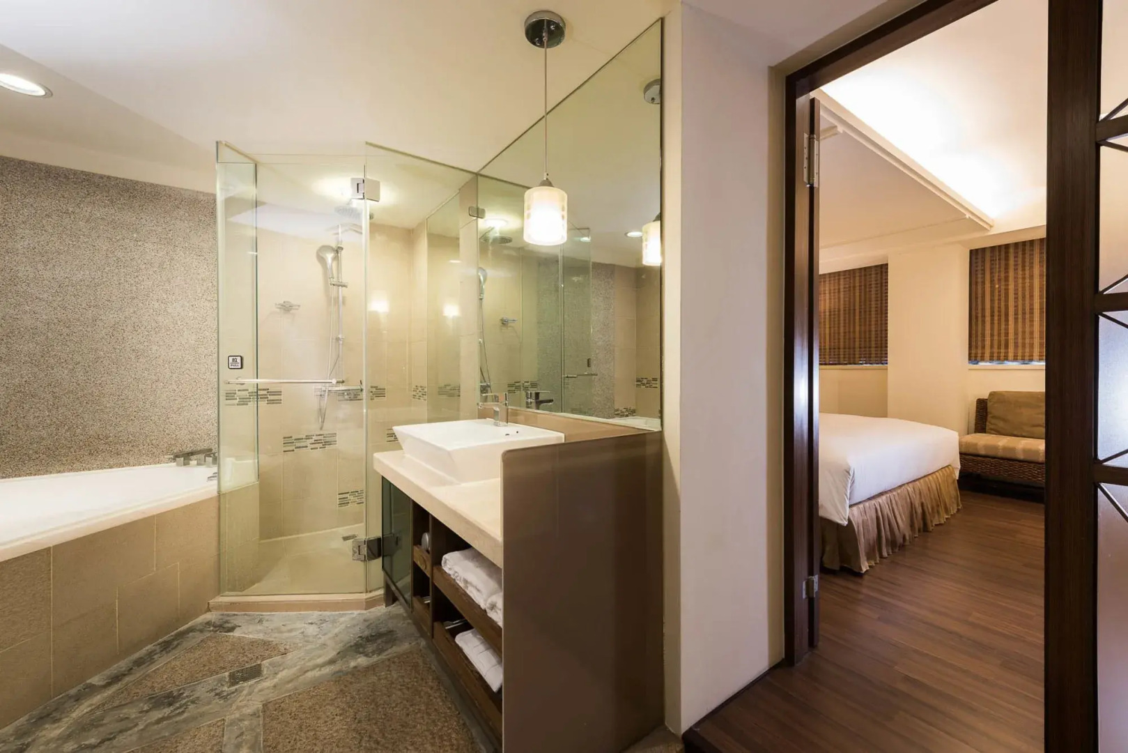 Shin Yuan Celeb Metro Hotel