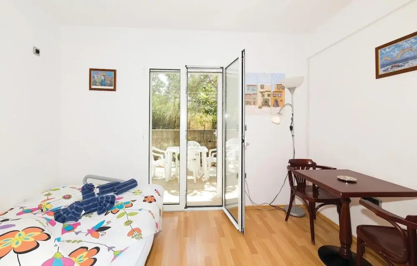 Awesome Home in Okrug Donji With Wifi and 6 Bedrooms