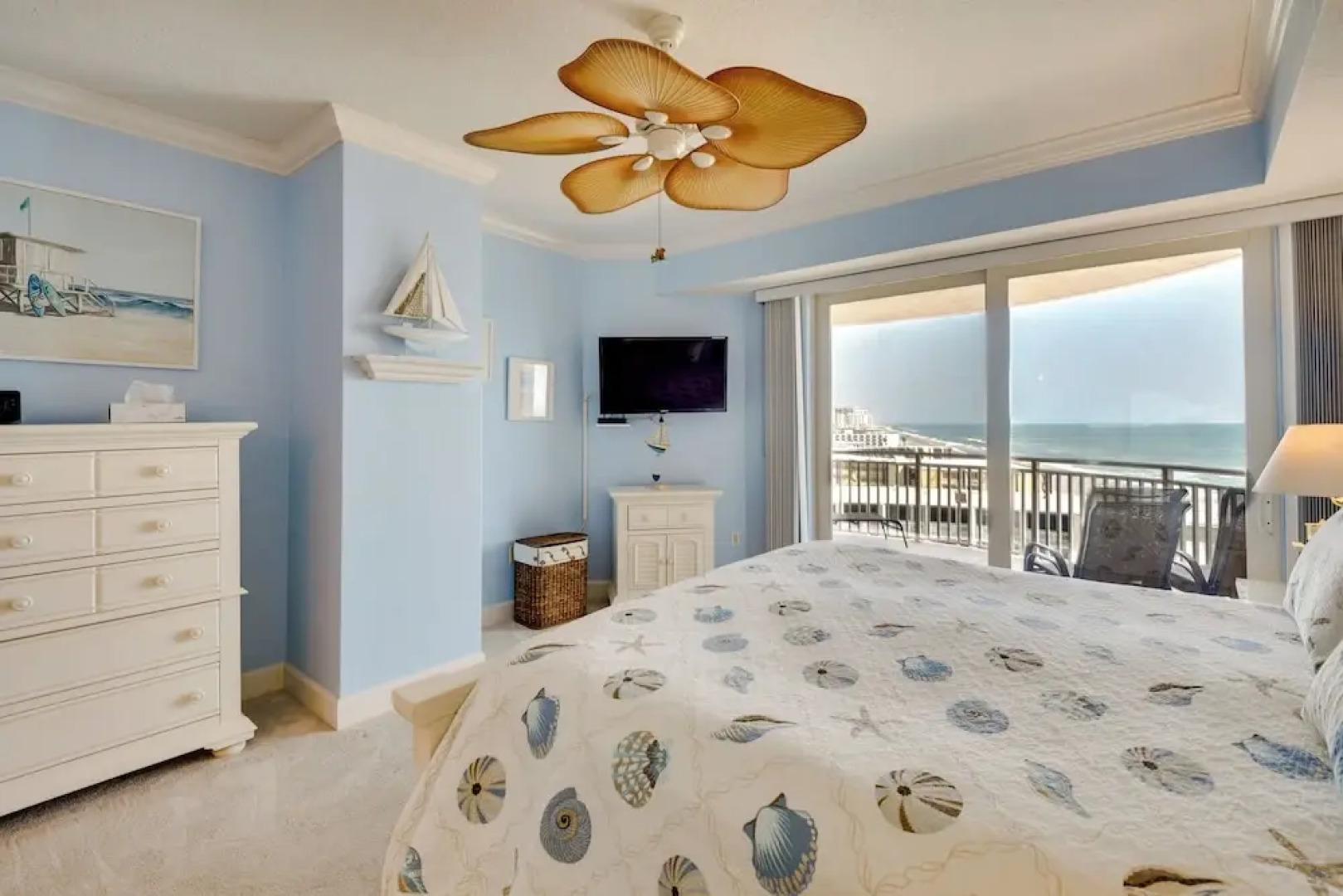 Daytona Beach Condo: Pool Access, Oceanfront