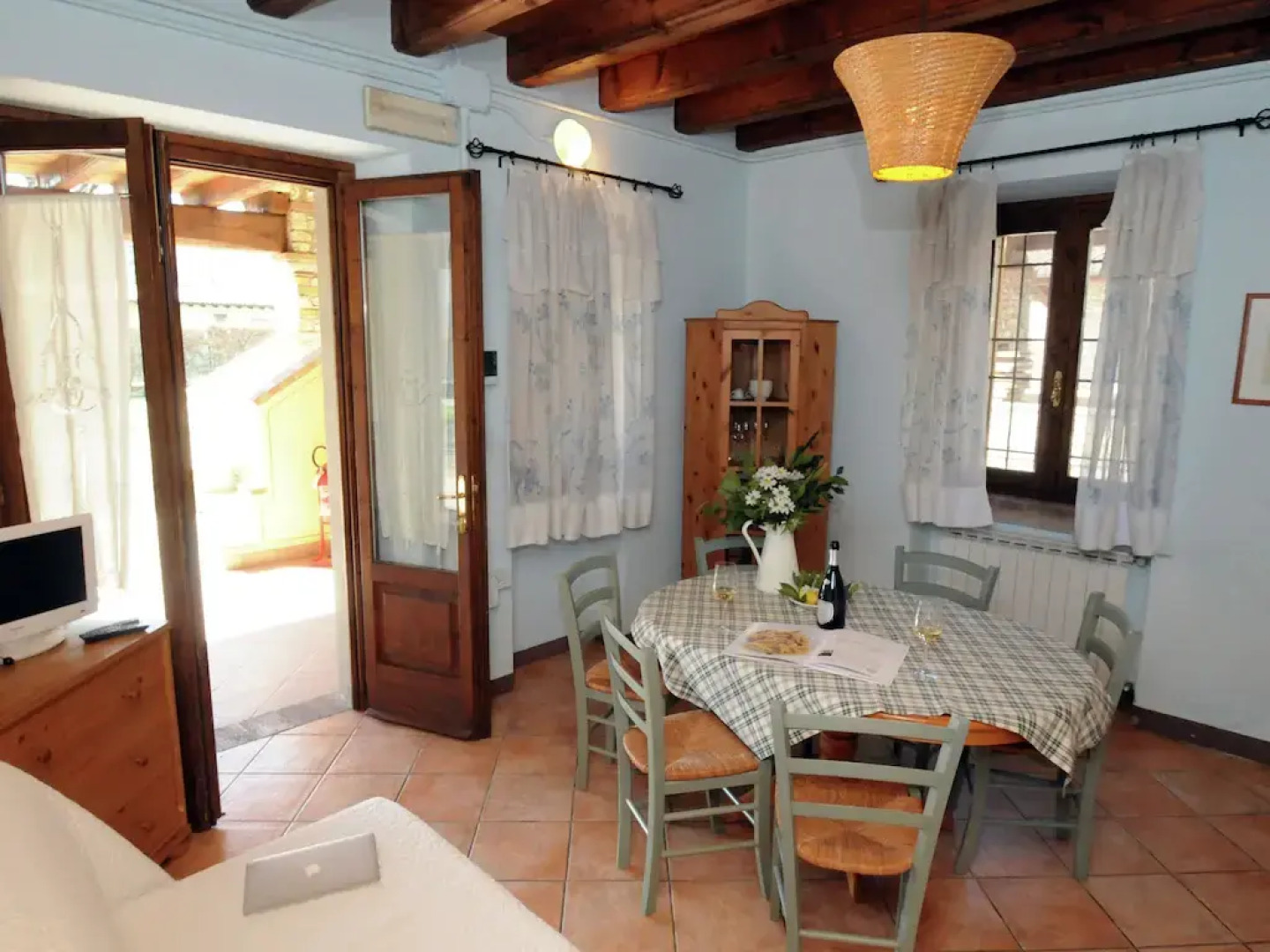 Apartment in Franciacorta with private terrace and shared pool