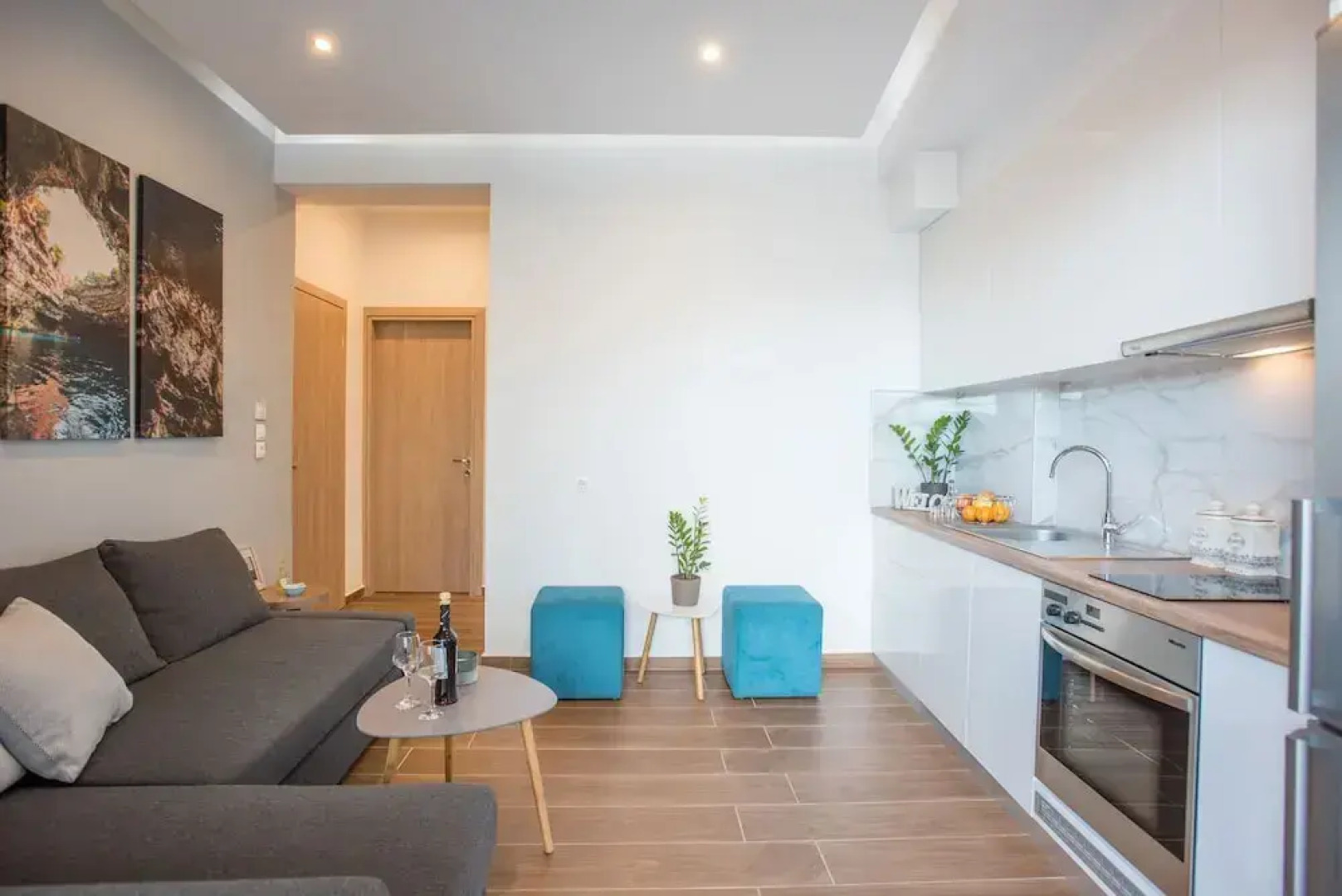 Relaxed Seaside Living, Tris Ekklisies - Sleeps 4