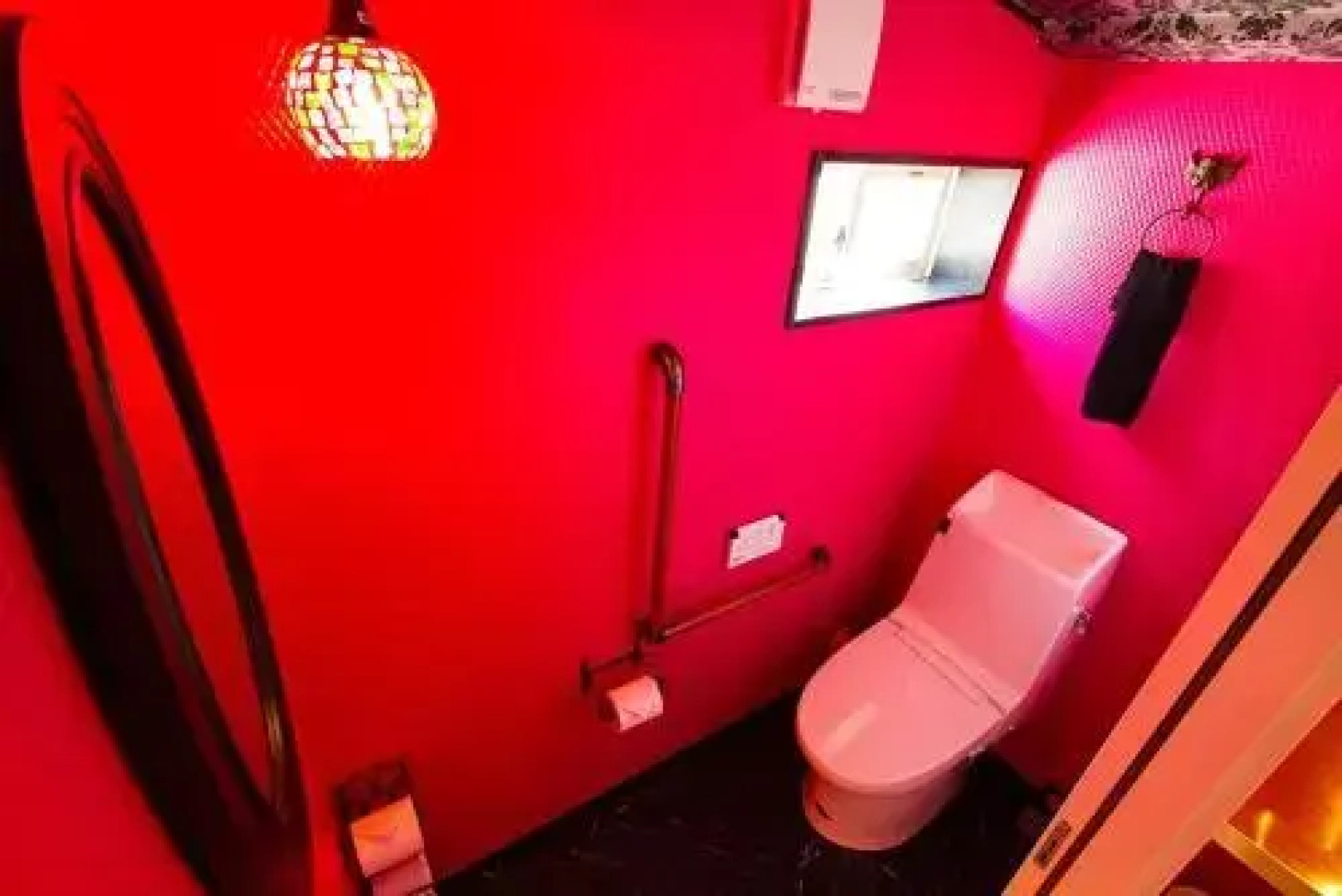 Mrs. Maroulla's HOUSE