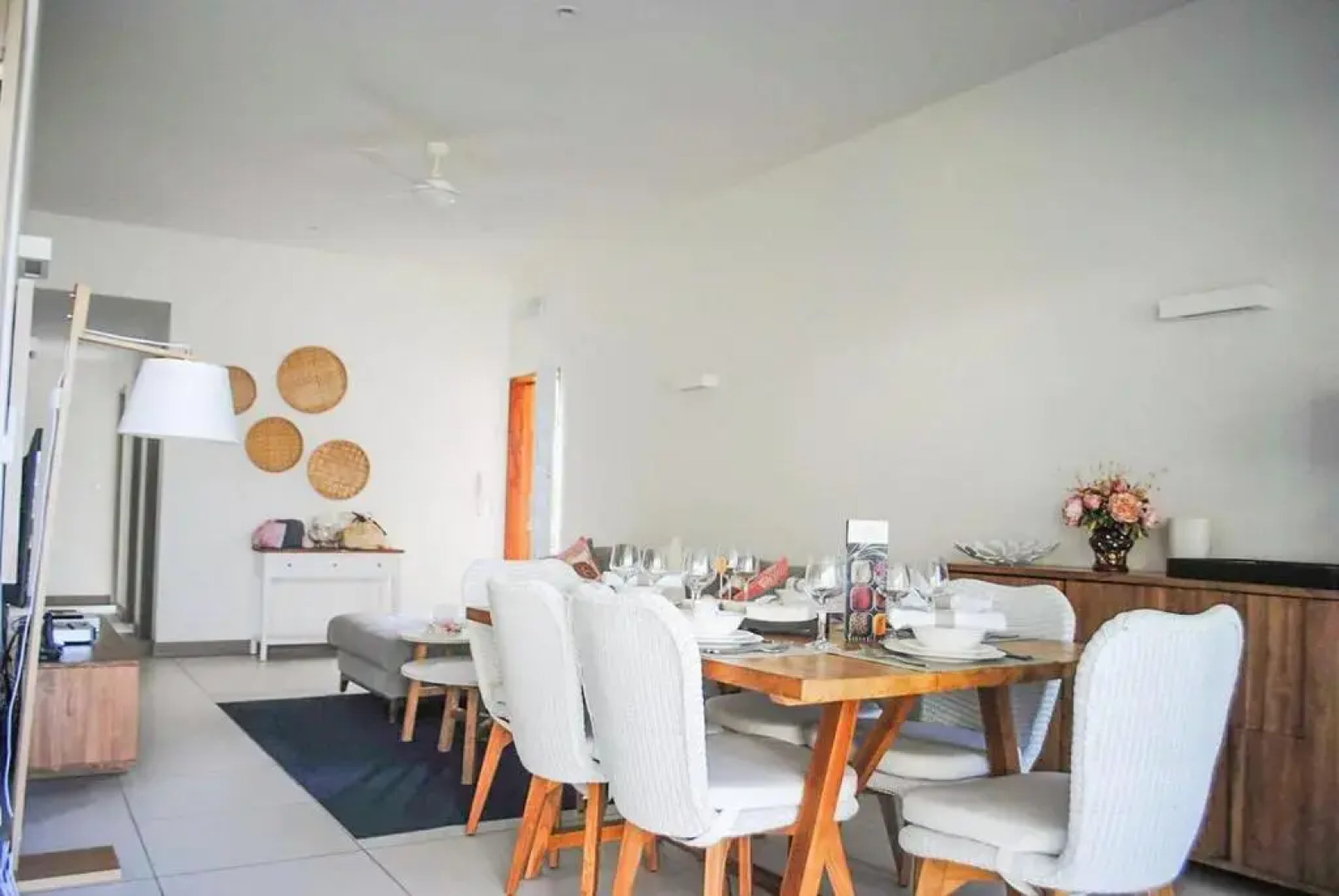 L'Escale 3 bedrooms Sea View and Beachfront Suite by Dream Escapes