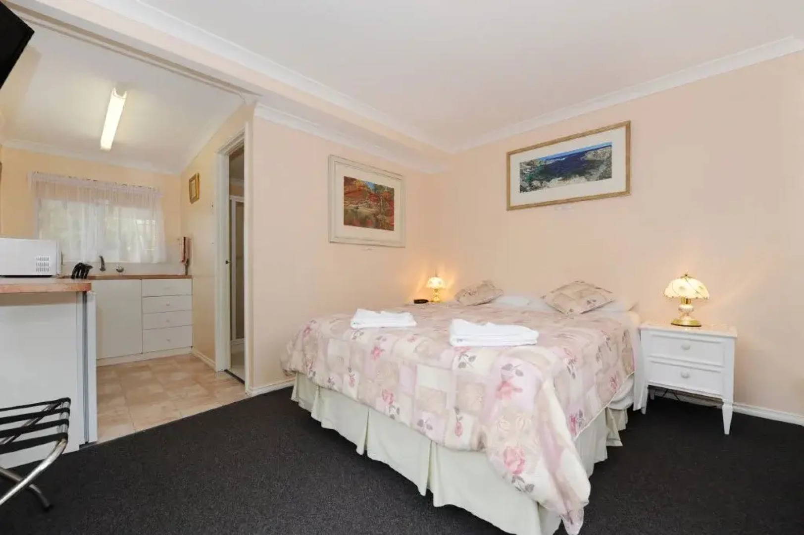 Albany View St Lodge B&B