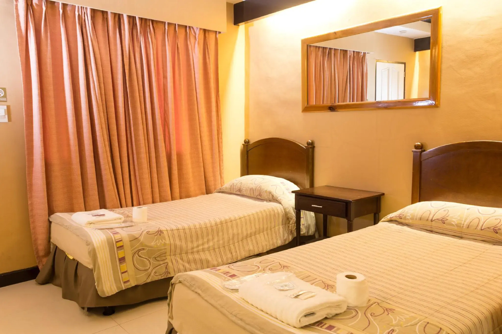 Tagaytay Country Hotel