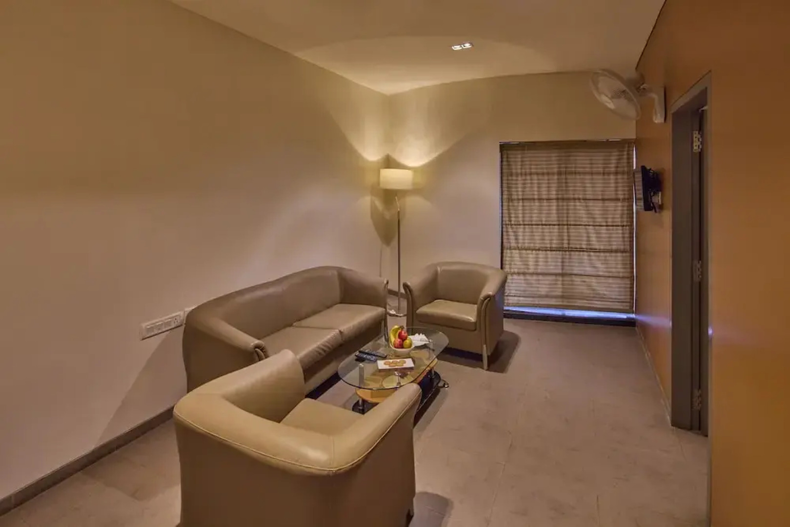 Confident Amoon - The Glamour Spa and Resort