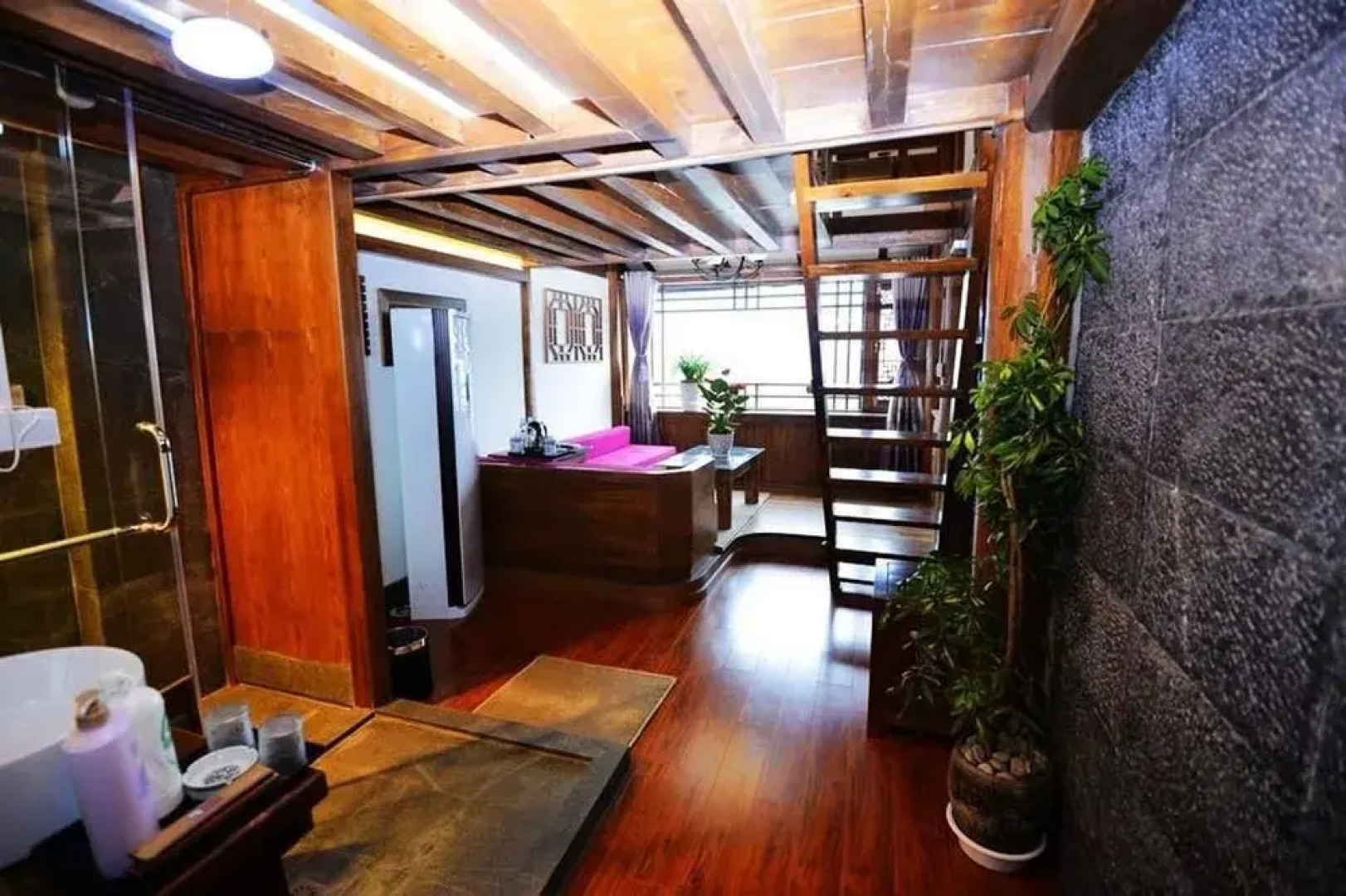 Lijiang Yiran Ethnic custom Viewing Inn