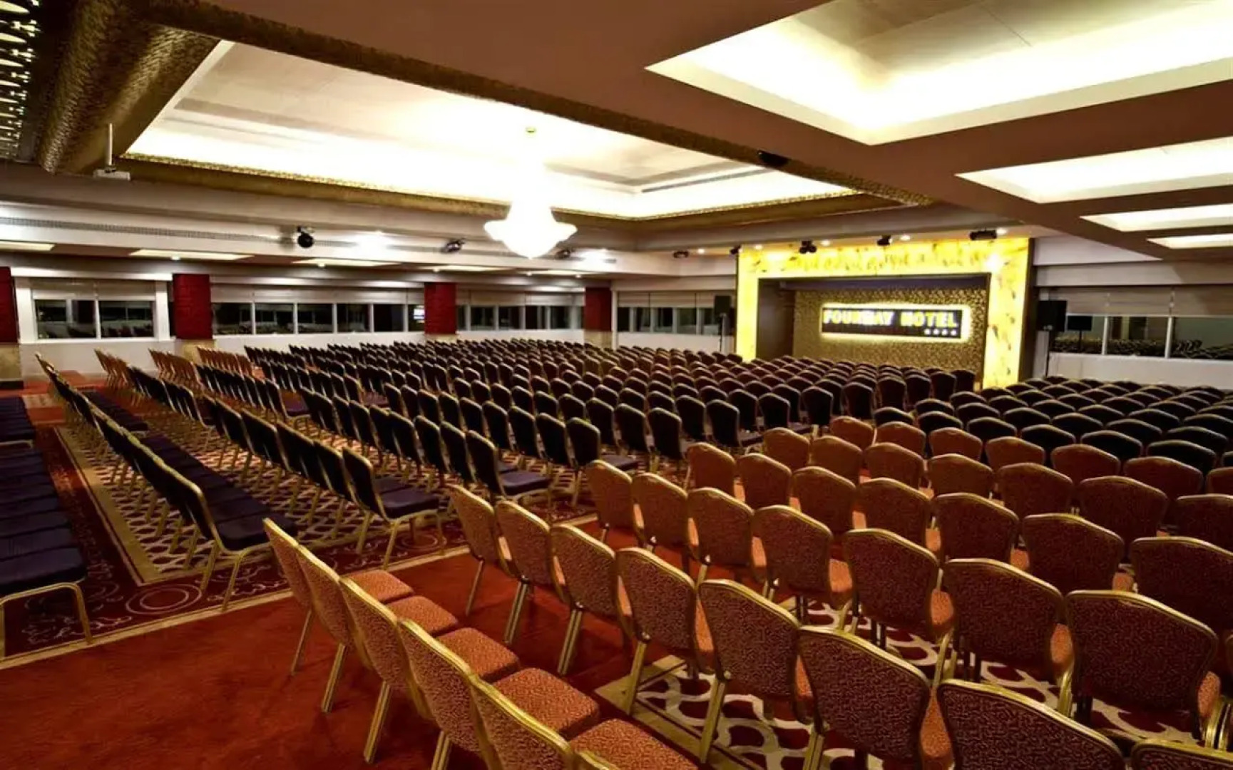 Fourway Hotel SPA & Restaurant