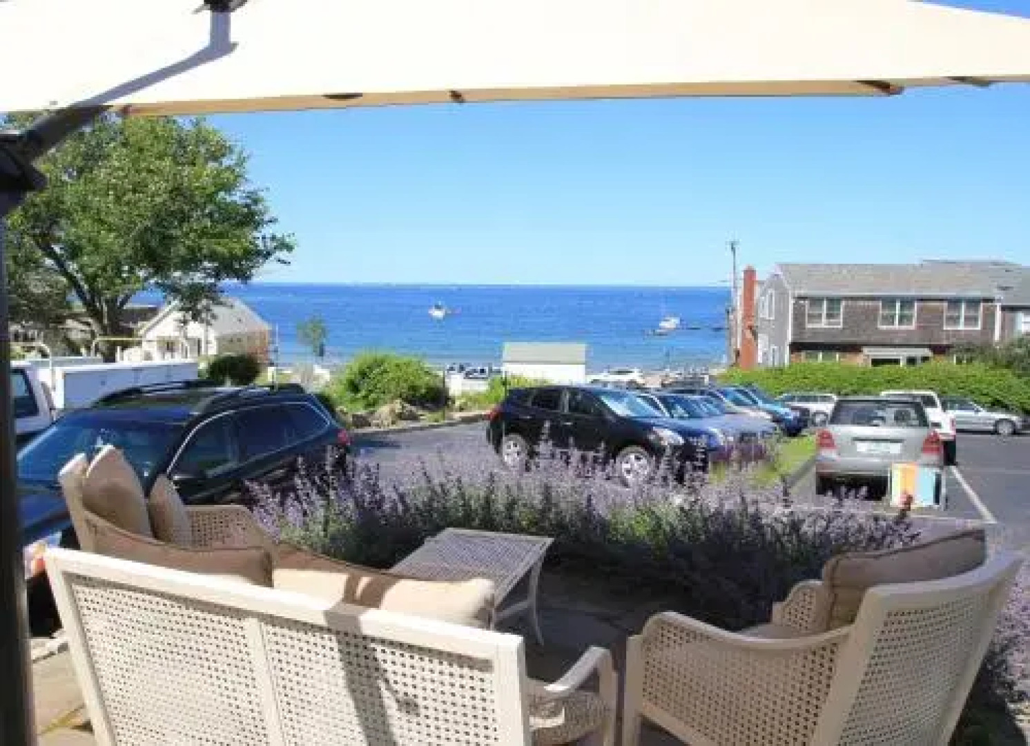 Eagle House Beachside Motel