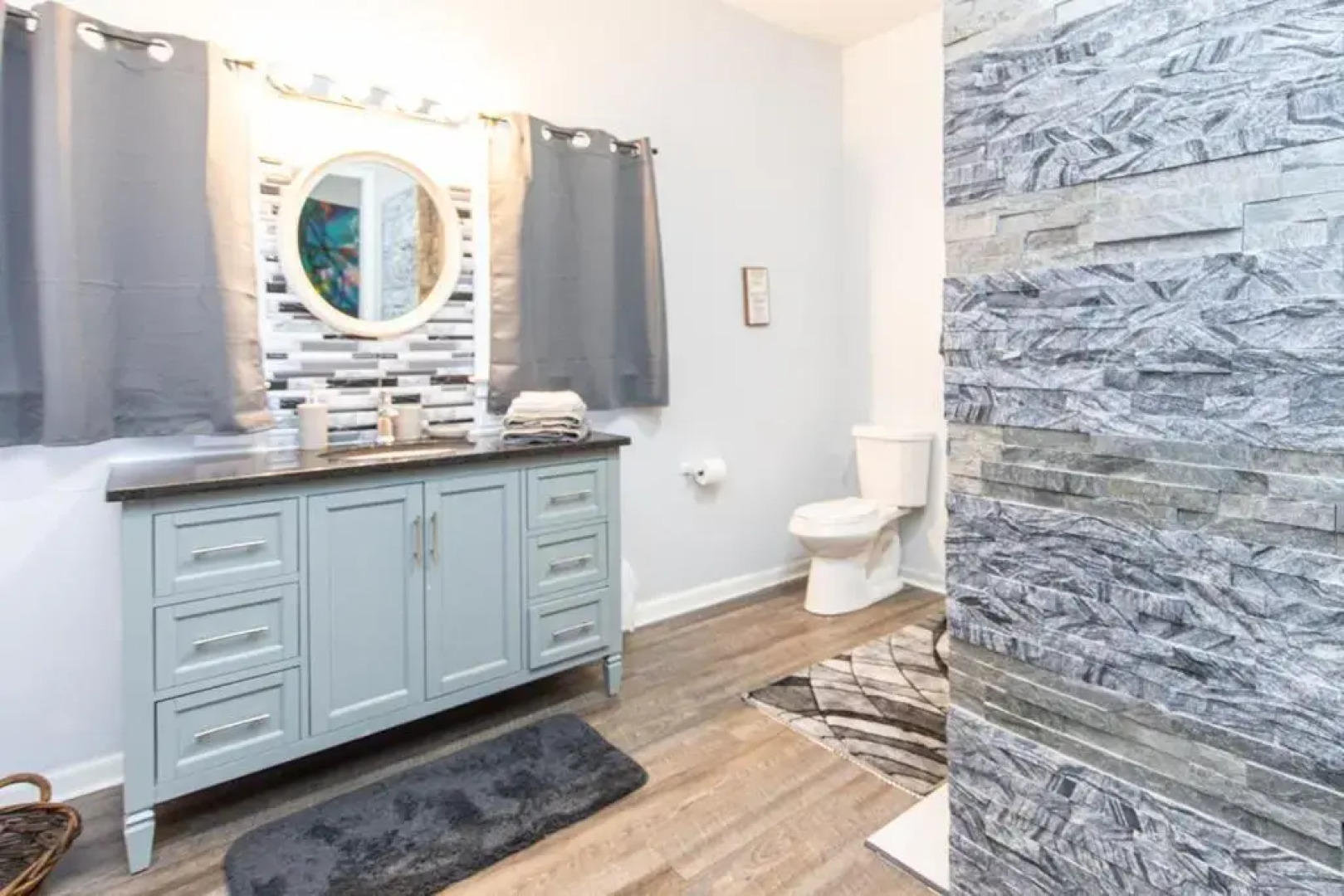 Luxury suite and bathroom rm 6