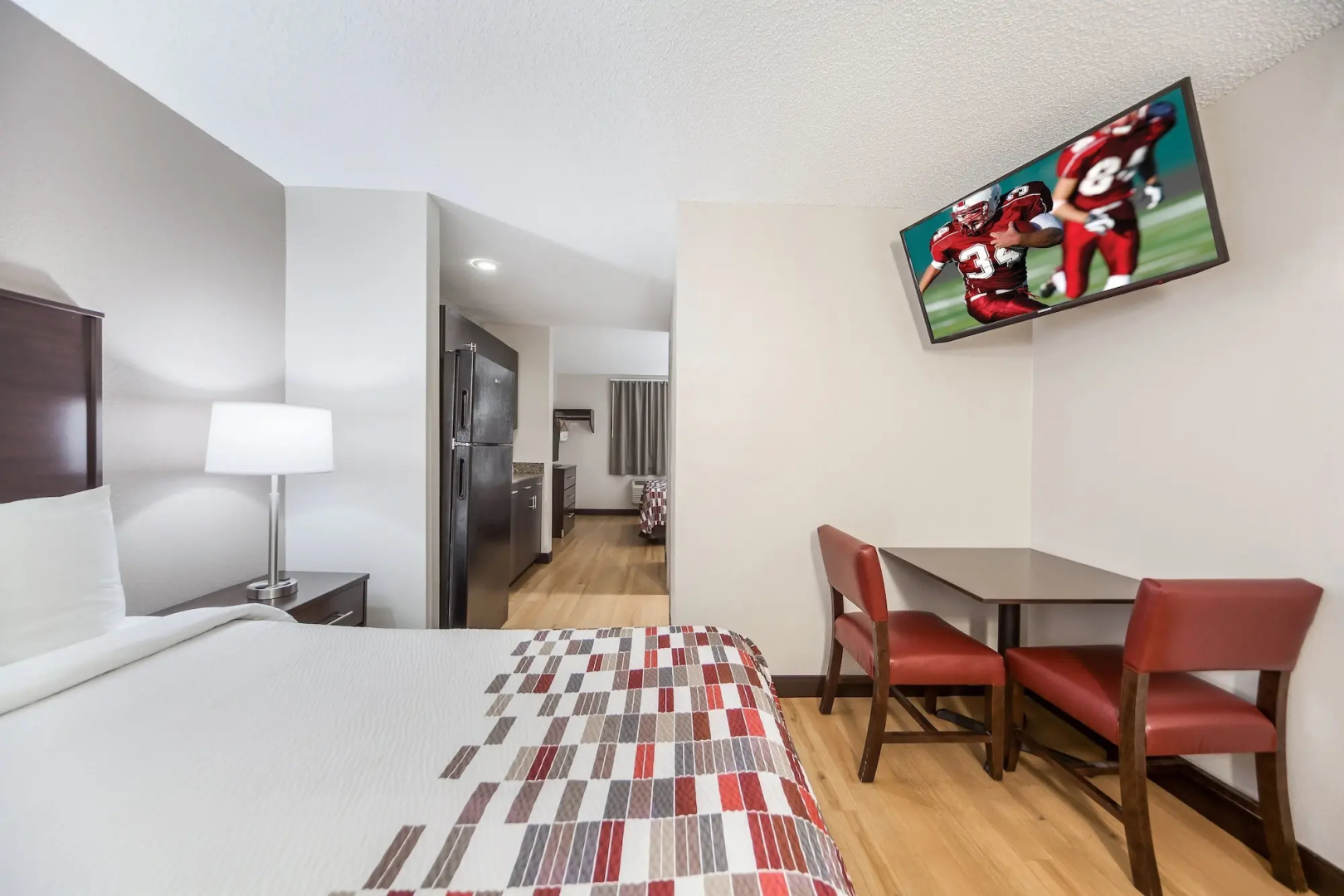 Red Roof Inn & Suites Omaha - Council Bluffs