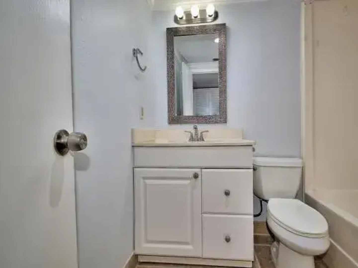 Harbour Light Towers 1603 2 Br condo by RedAwning