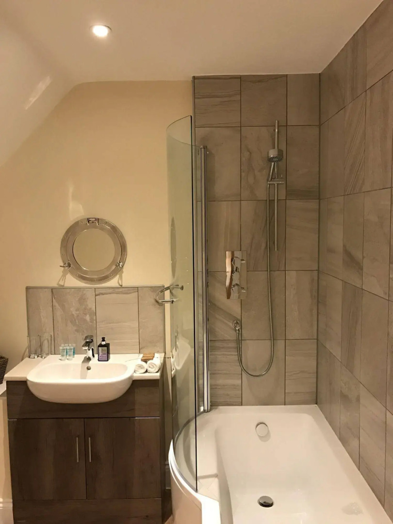 The Lodge at Broadway