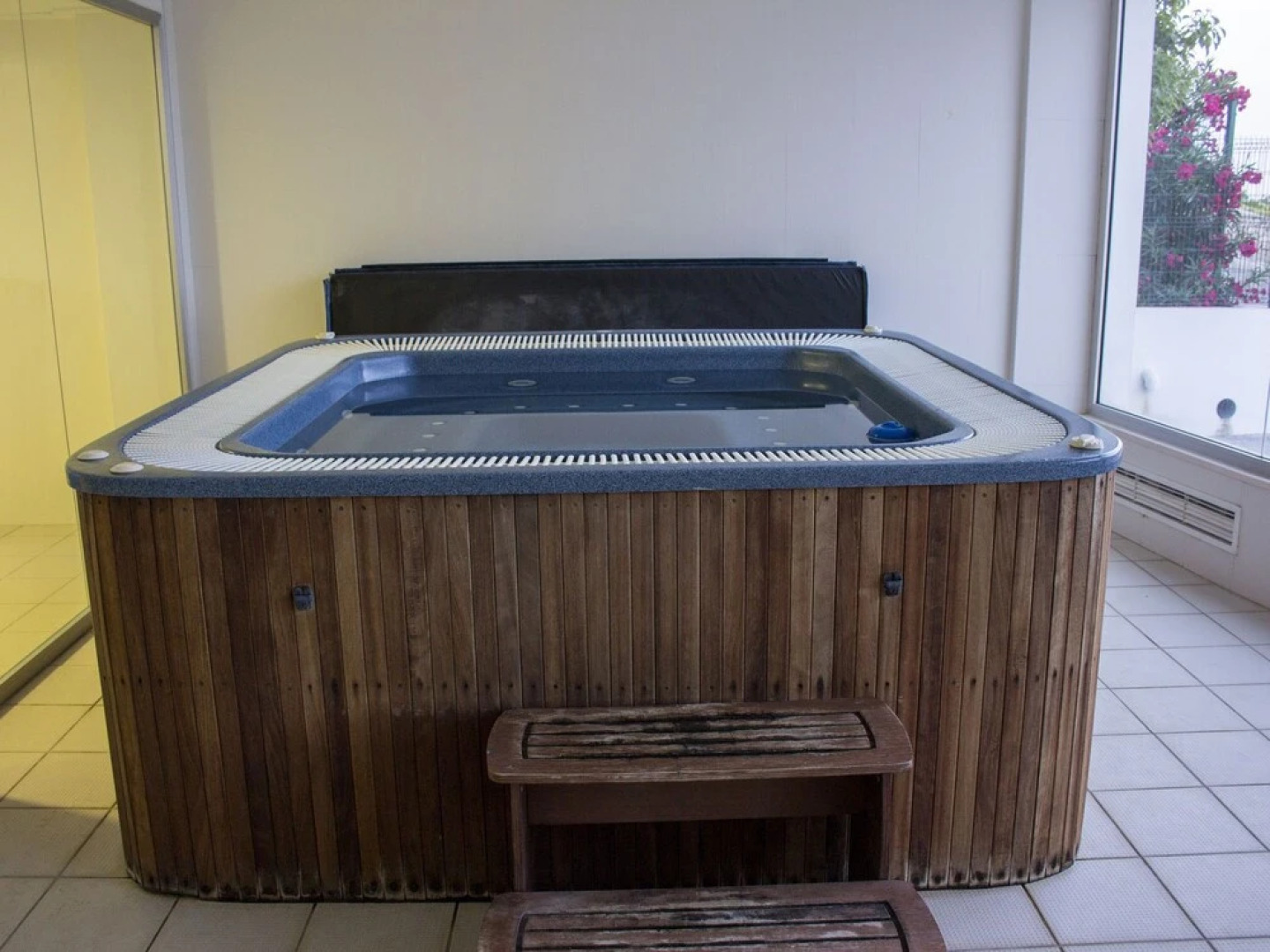 Luxury Apartment With a hot Tub, on the Monte Pego Mountain