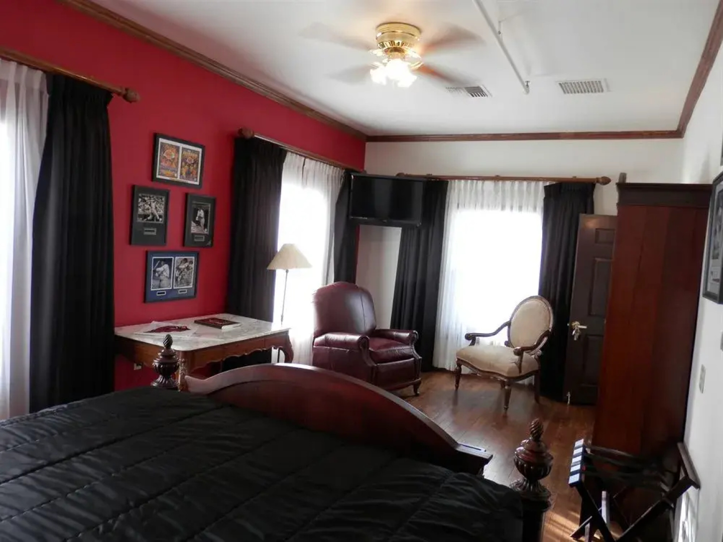 GasLight Inn