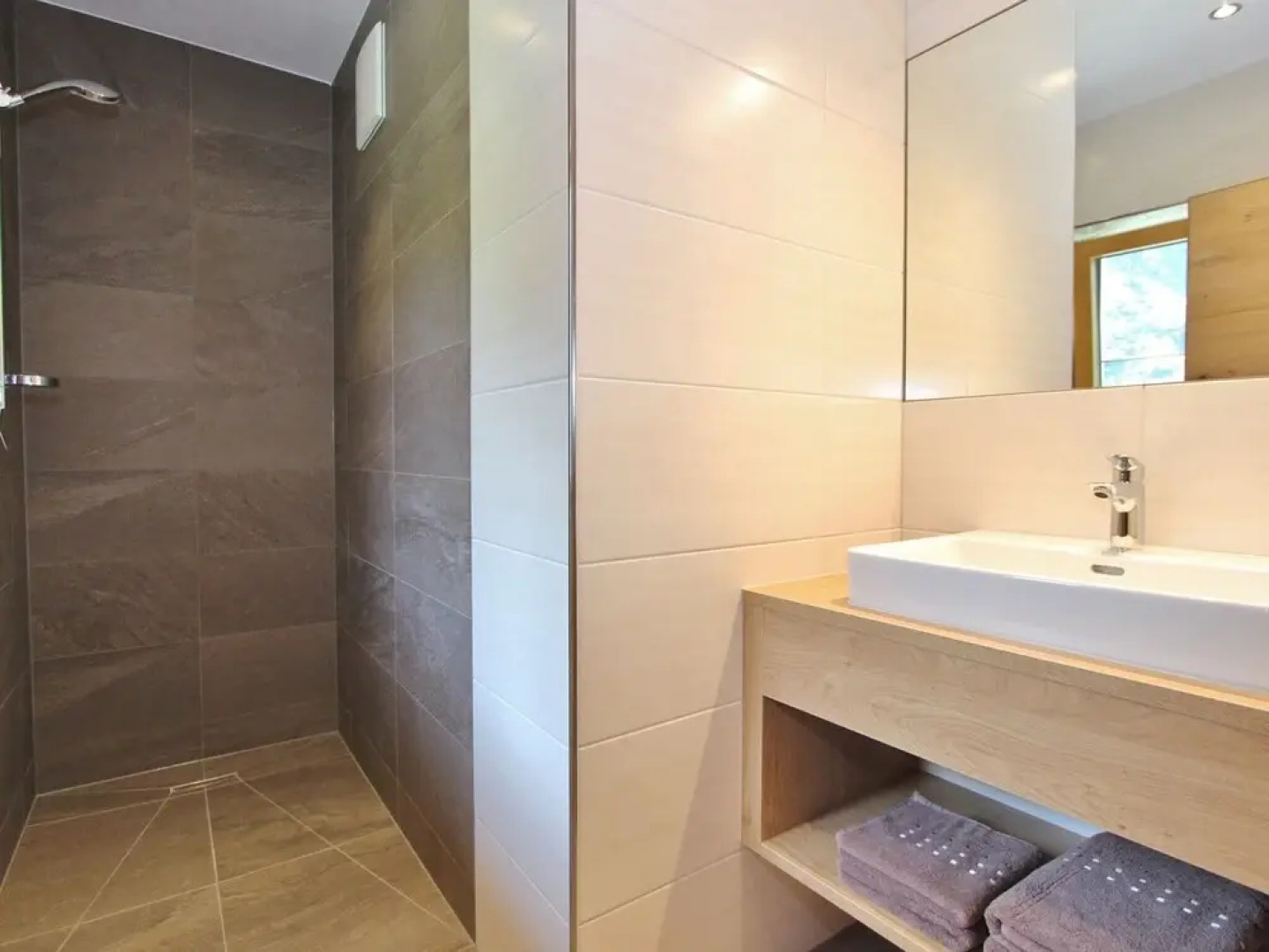 Spacious Apartment in Saalbach with Ski Boot Heaters