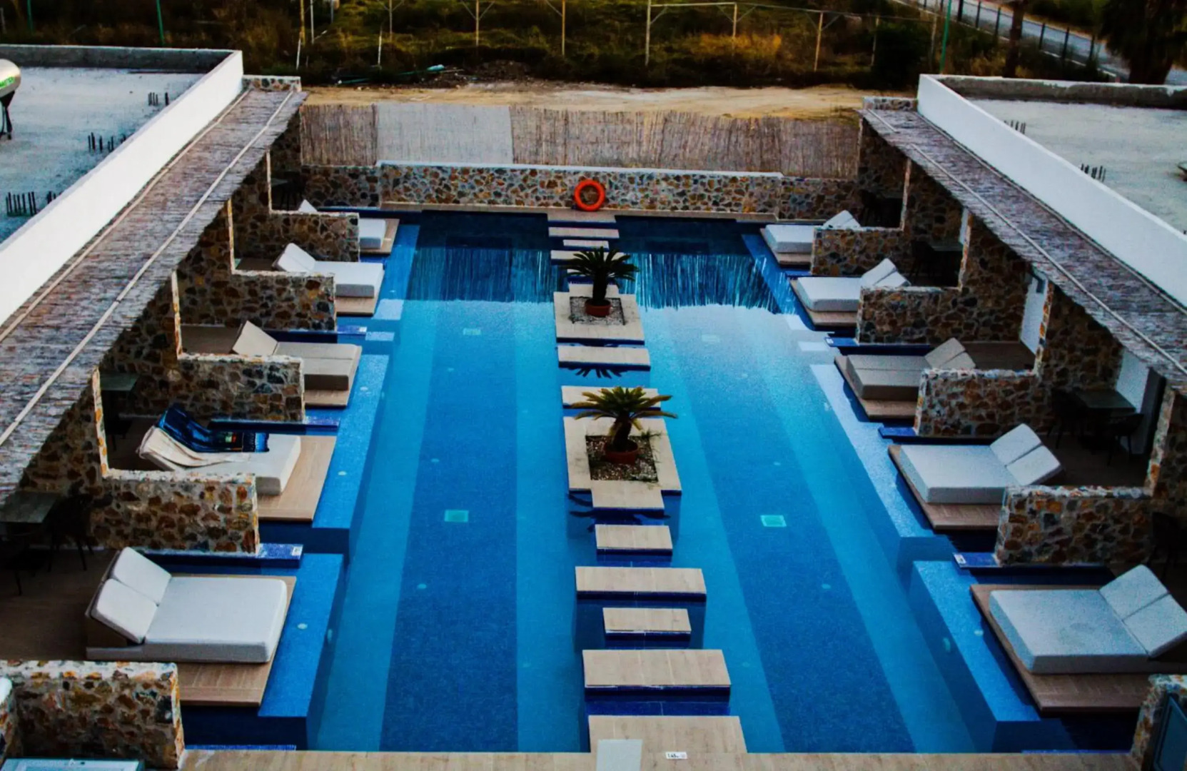 Sunshine Hotel and Apartments