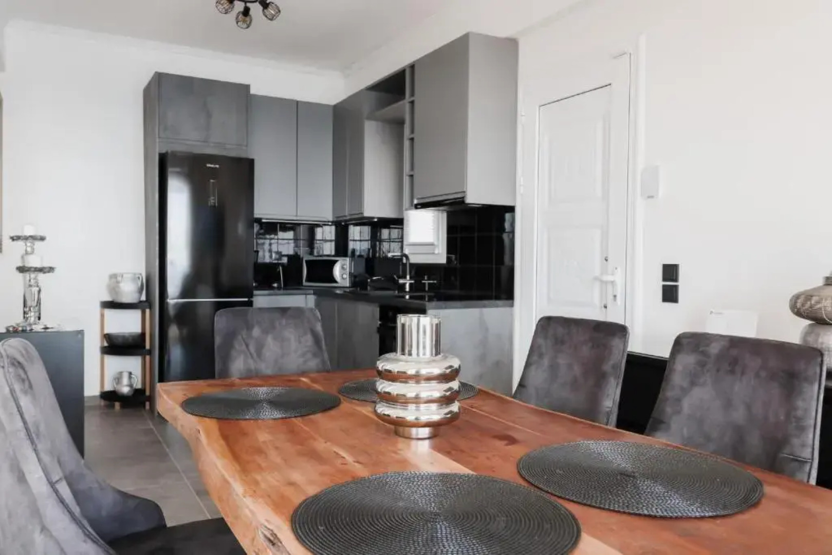 Noir Luxury Suite by CorfuEscapes