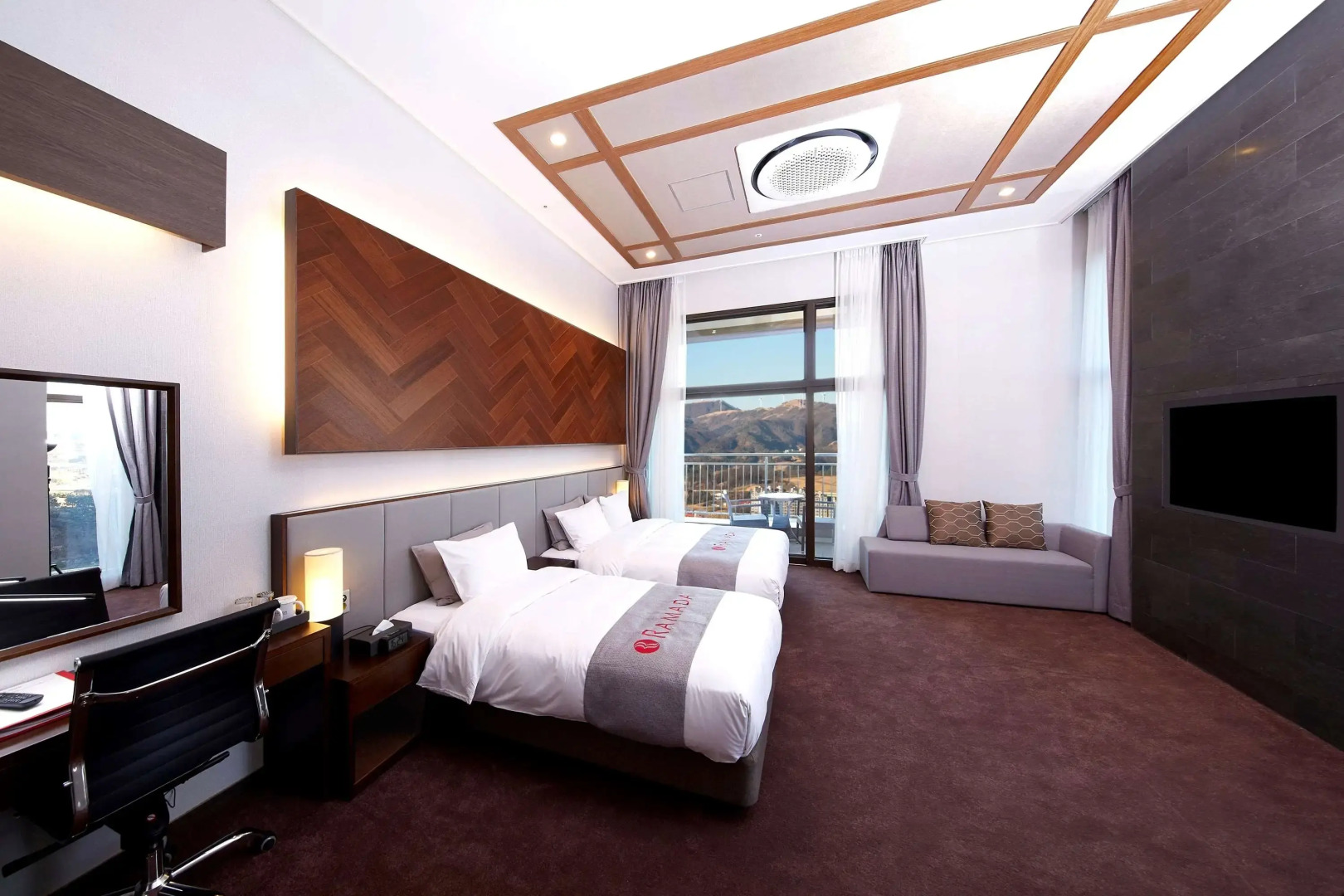 Ramada Hotel & Suites by Wyndham Gangwon Pyeongchang