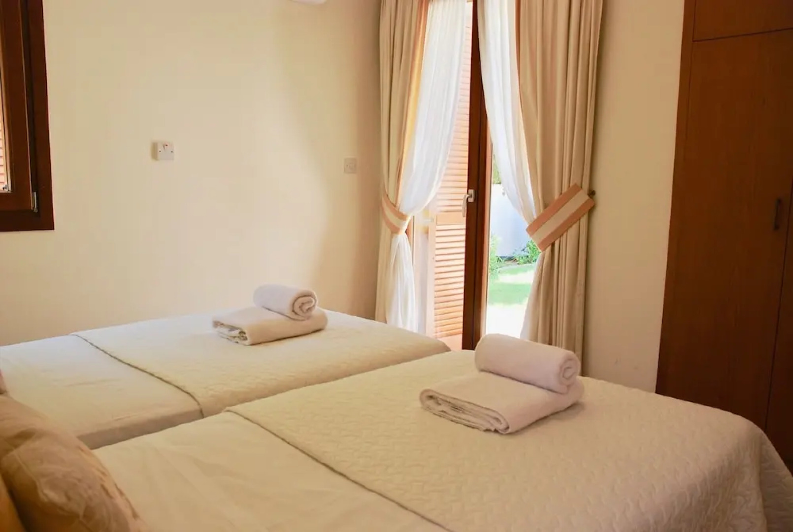 3 bedroom Villa Pera 12 with 10x5m private pool, within walking distance to resort village square, resort facilities, Aphrodite Hills