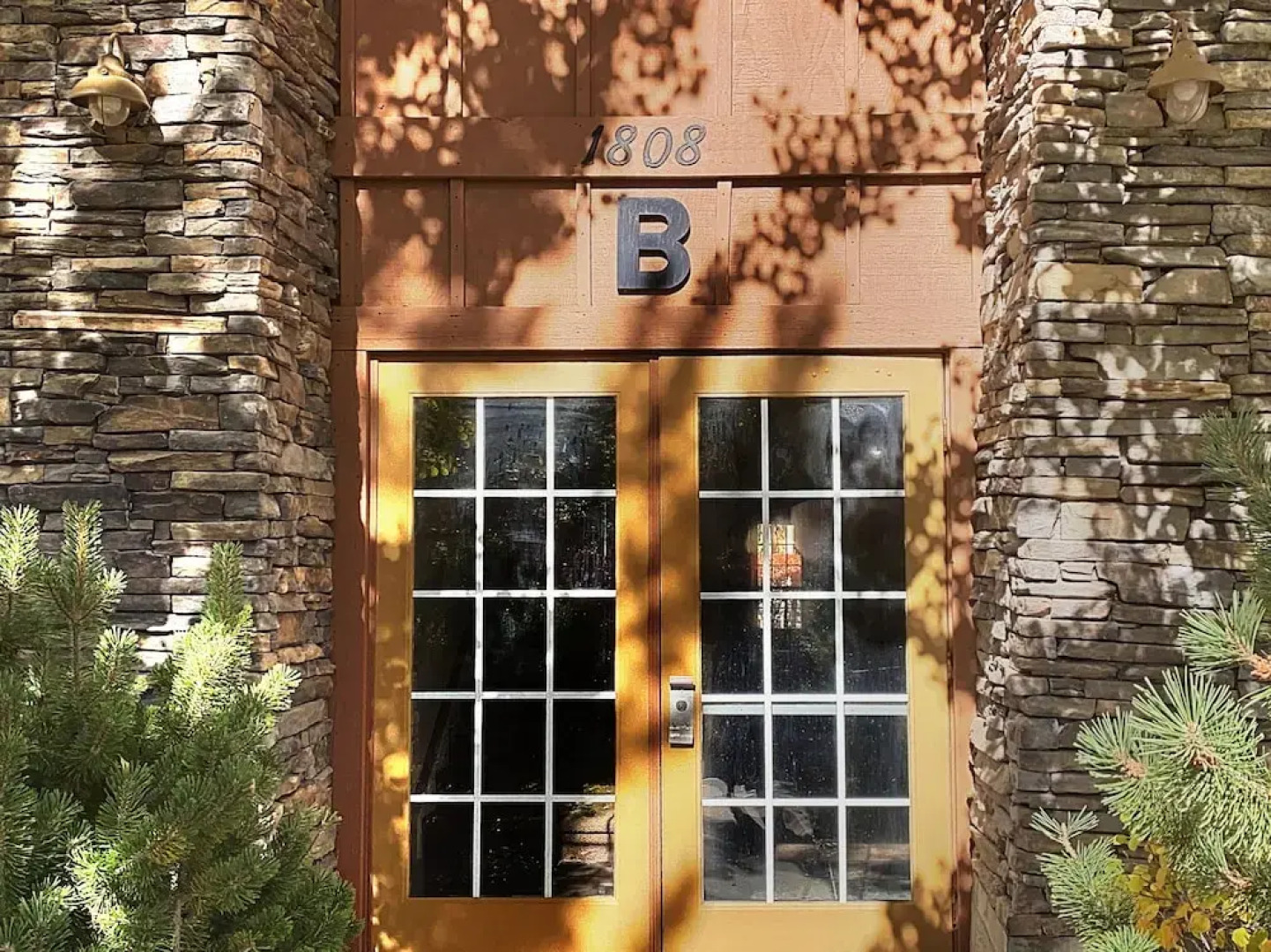 Ski 1 Mile To Deer Valley Gondola 2 Bedroom Condo by RedAwning