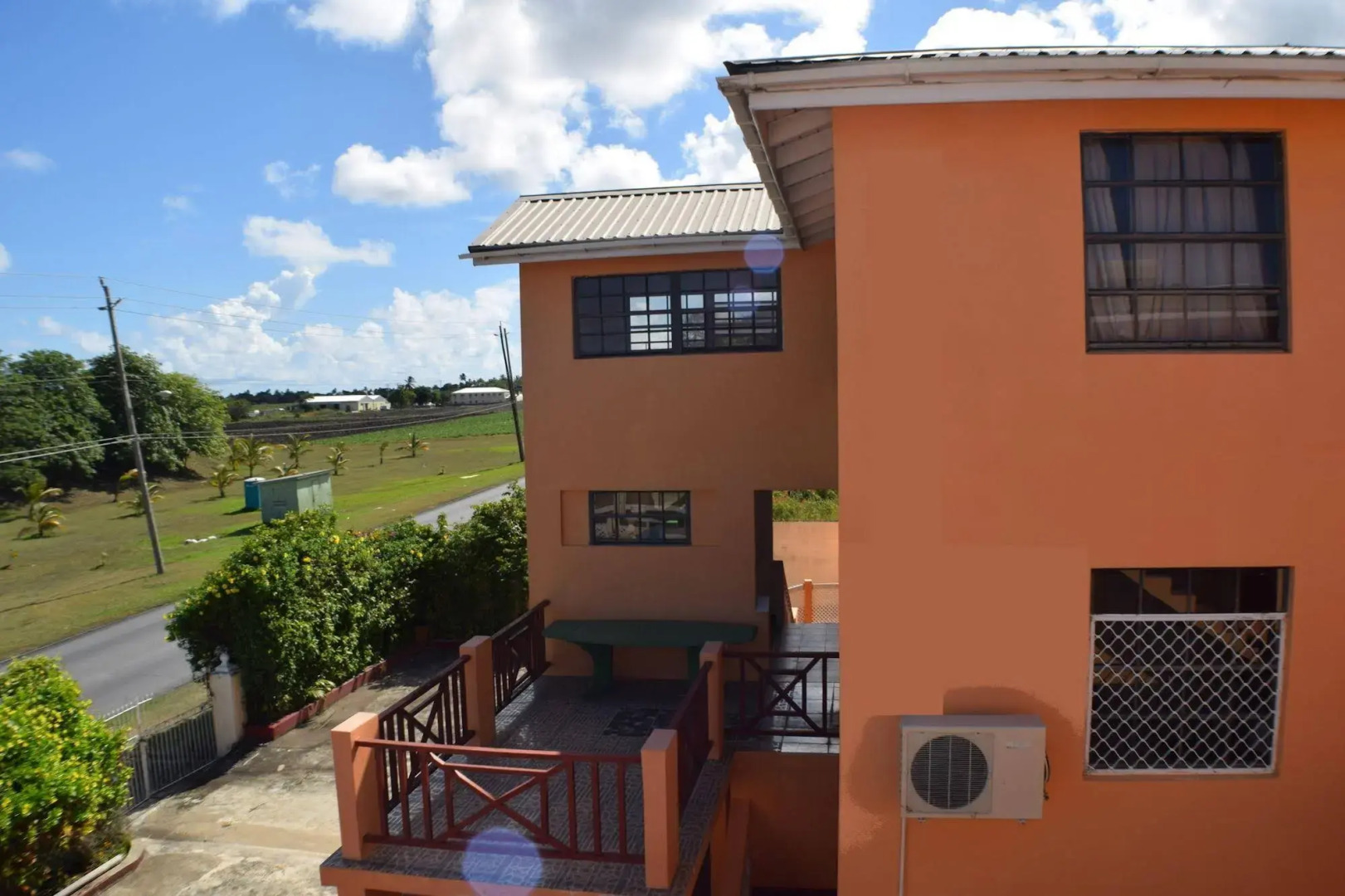 Shonlan Inn and Apartments