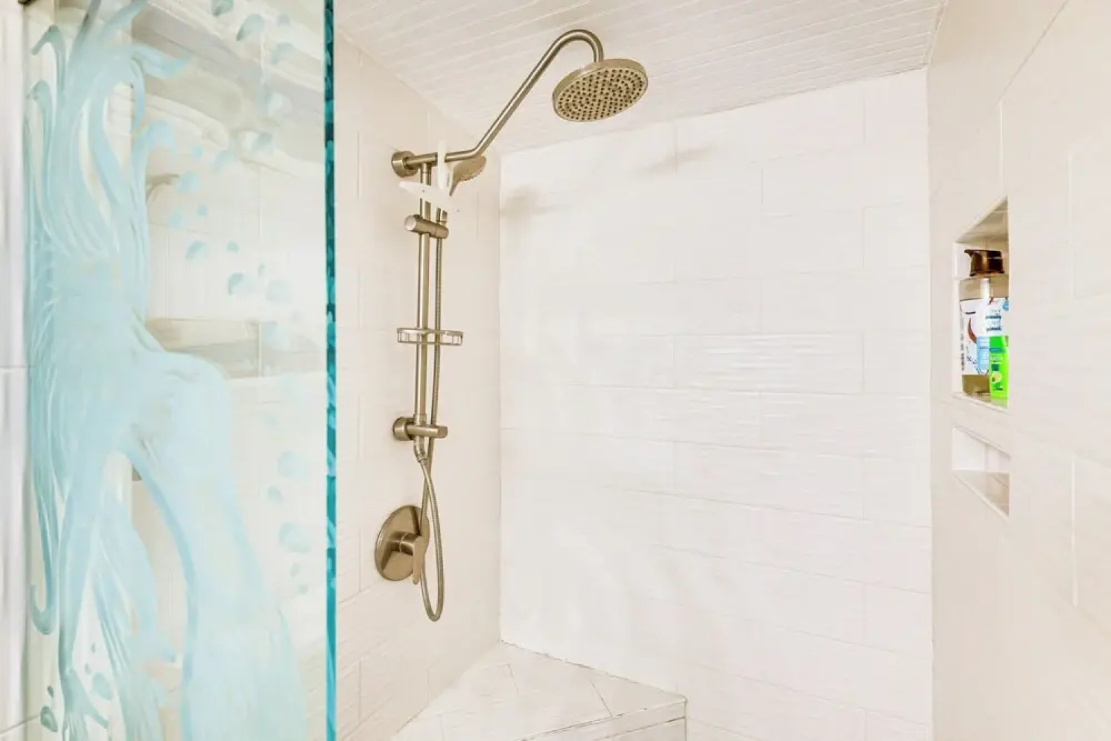 < 1 Mi to Boat Ramp: Canal-front Retreat in Astor!