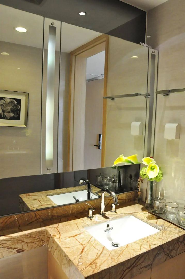 BaiHe International Apartment Hotel