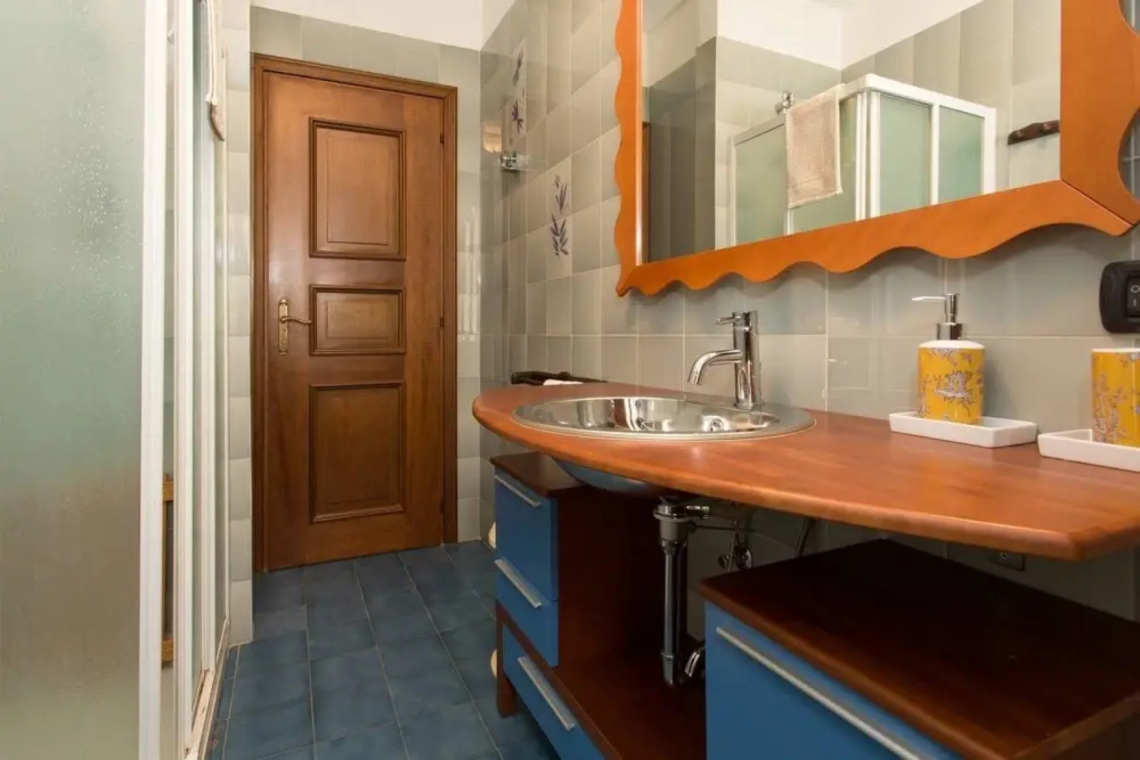 Lake Maggiore Villa With Beach Access, Near Village Centre, Wifi, BBQ