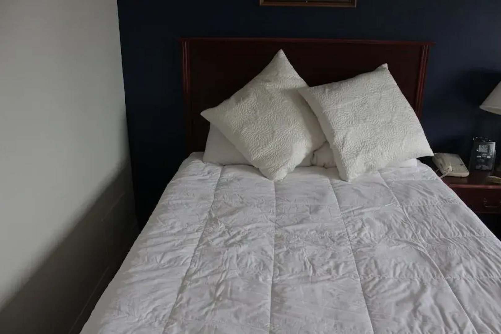 Morinville Plaza & Suites