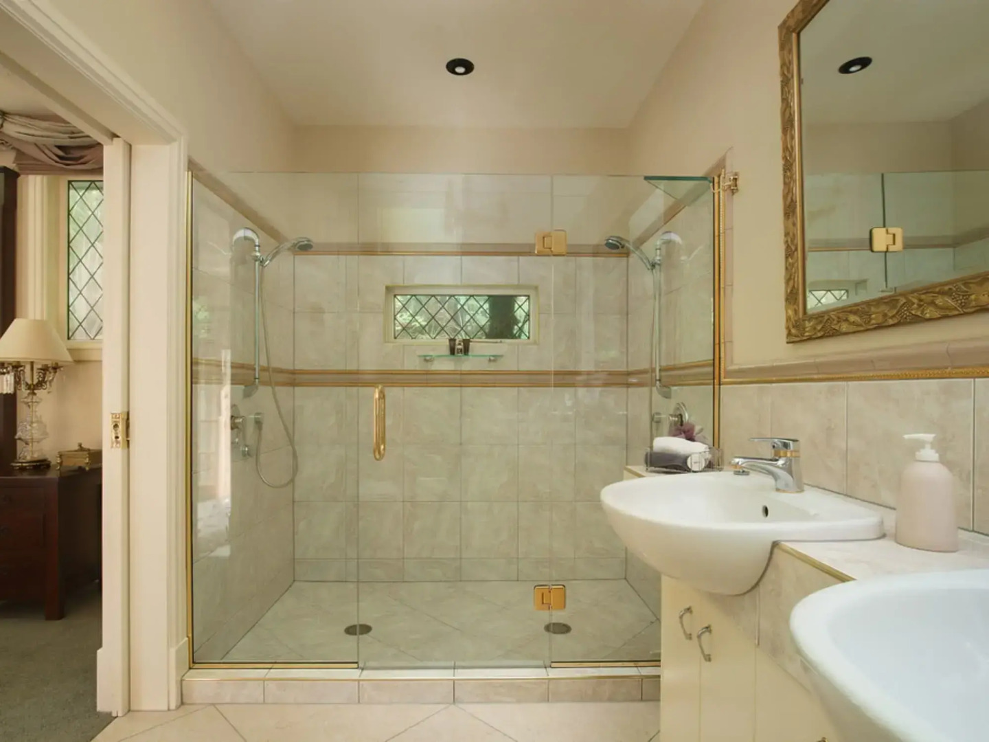 Greenmantle Estate Hotel