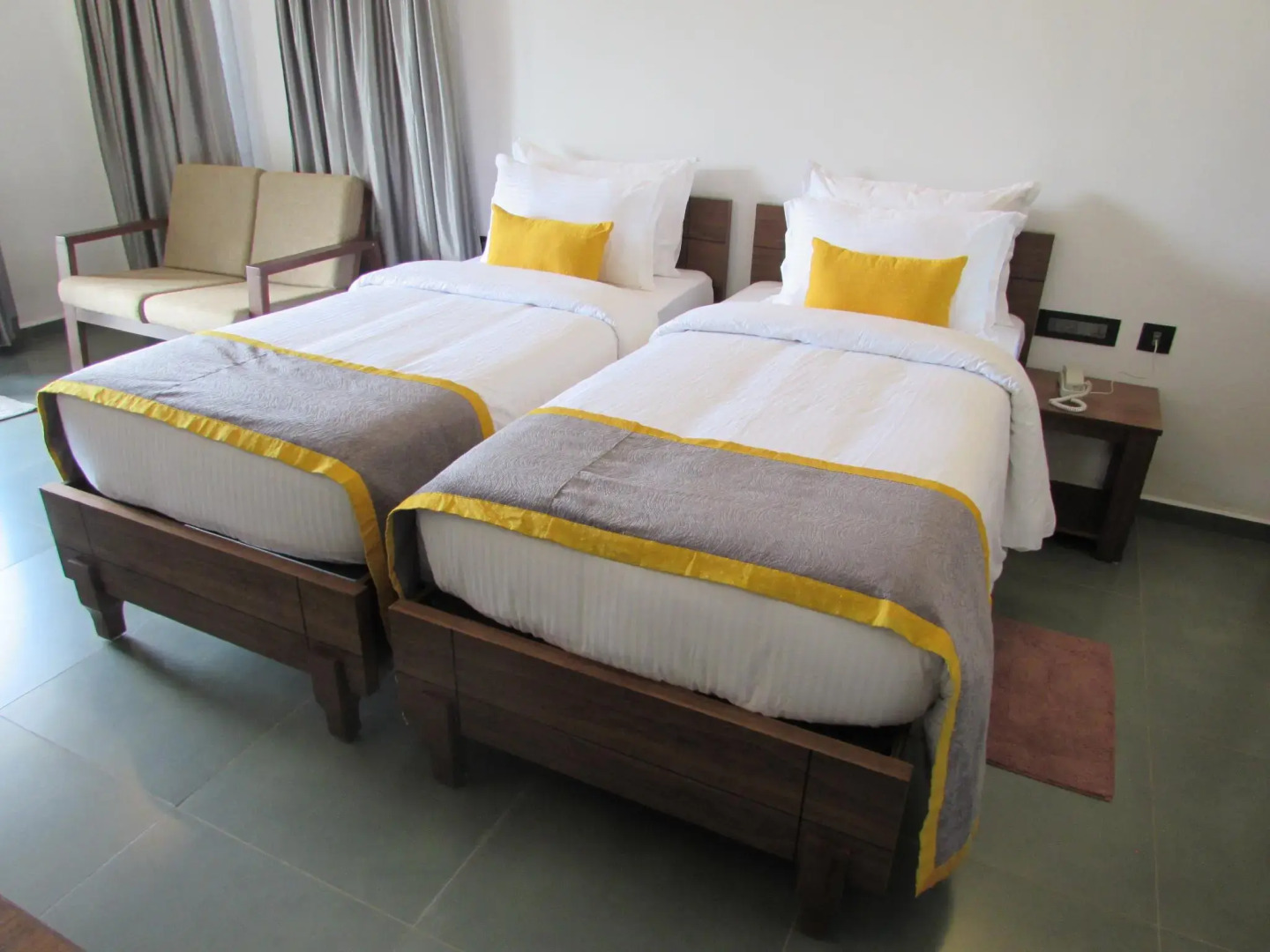 Falcon Crest Vagamon