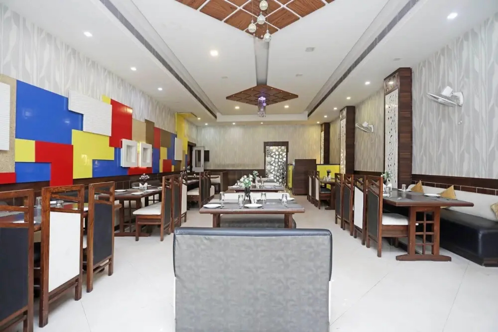 OYO 5183 Hotel Subhadra Residency