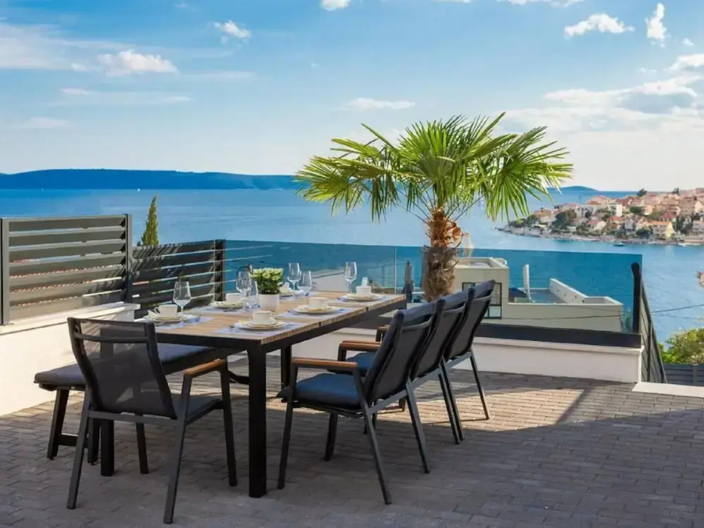 Luxury Villa With Swimming Pool and Sauna