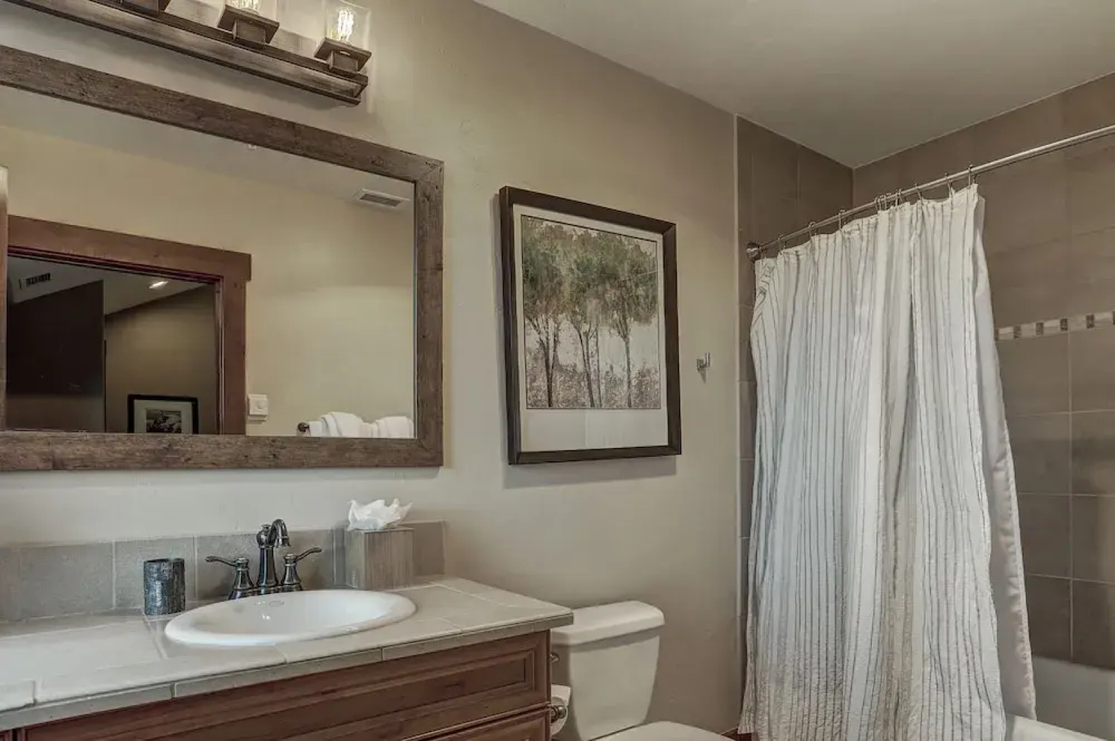4 Bdrm/4 Bath on Peak 7- Luxury & Modern Condo