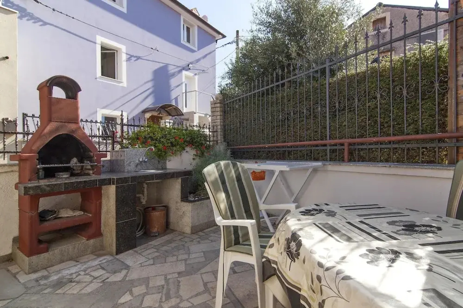 Apartment House Cukon 252